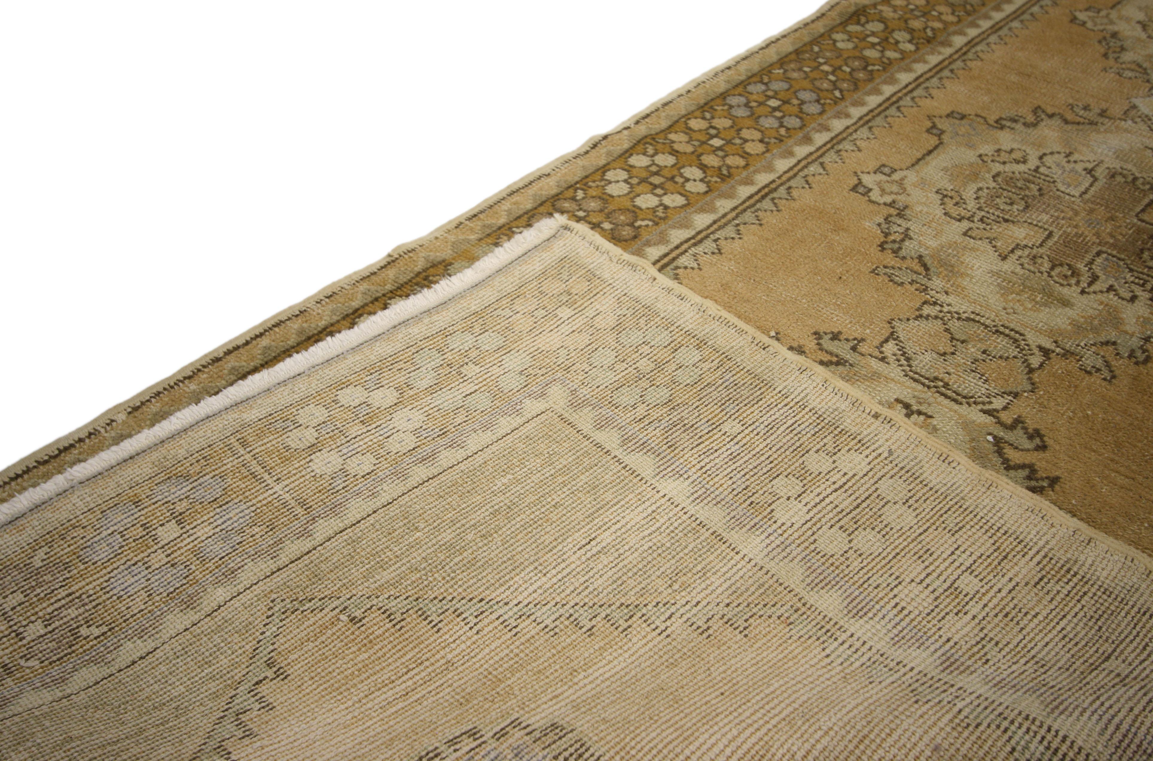 Vintage Turkish Oushak Runner in Warm, Neutral Colors, Hallway Runner In Good Condition For Sale In Dallas, TX