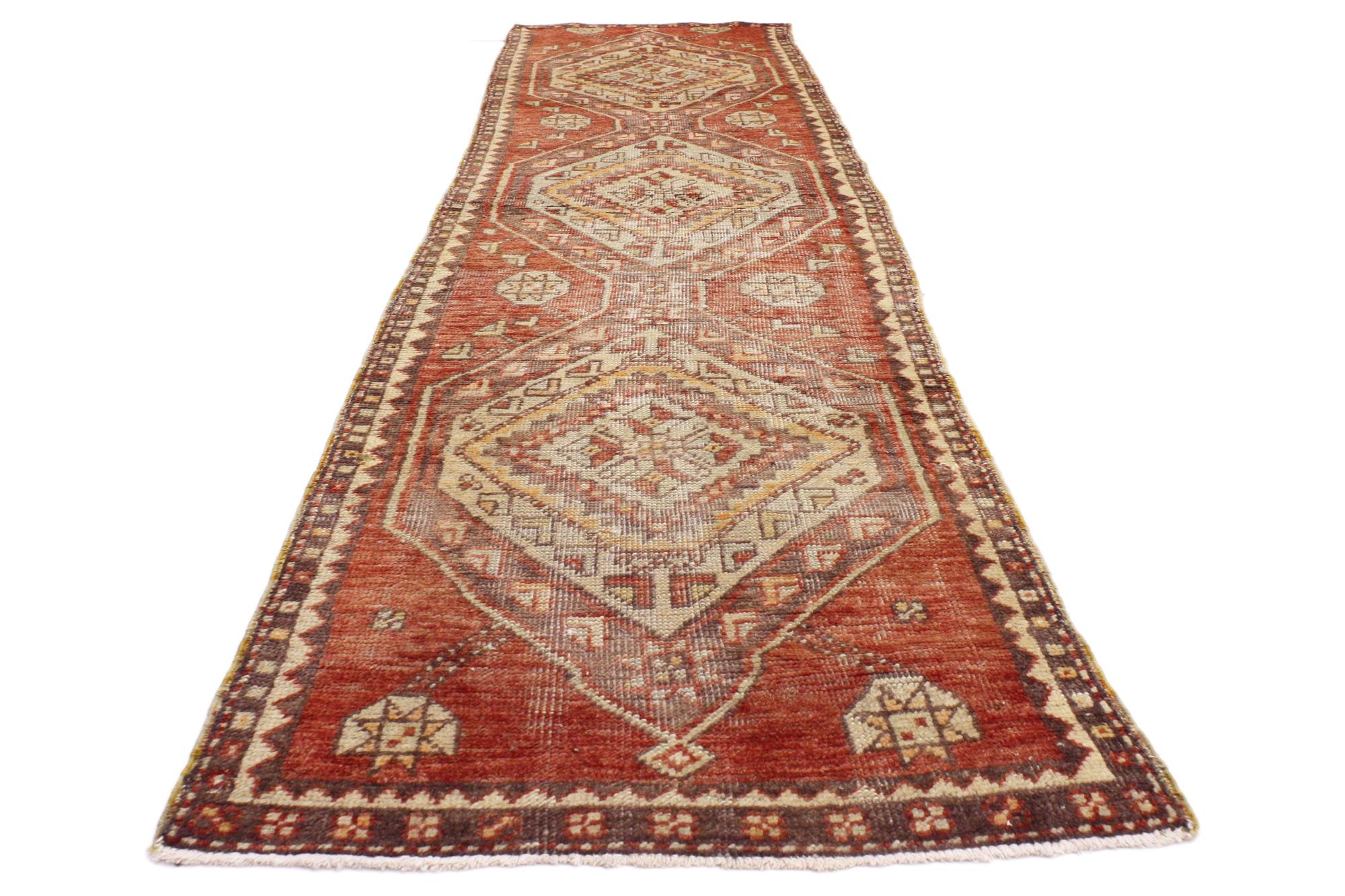 1930's Turkish Oushak Carpet with Modern Style In Good Condition For Sale In Dallas, TX