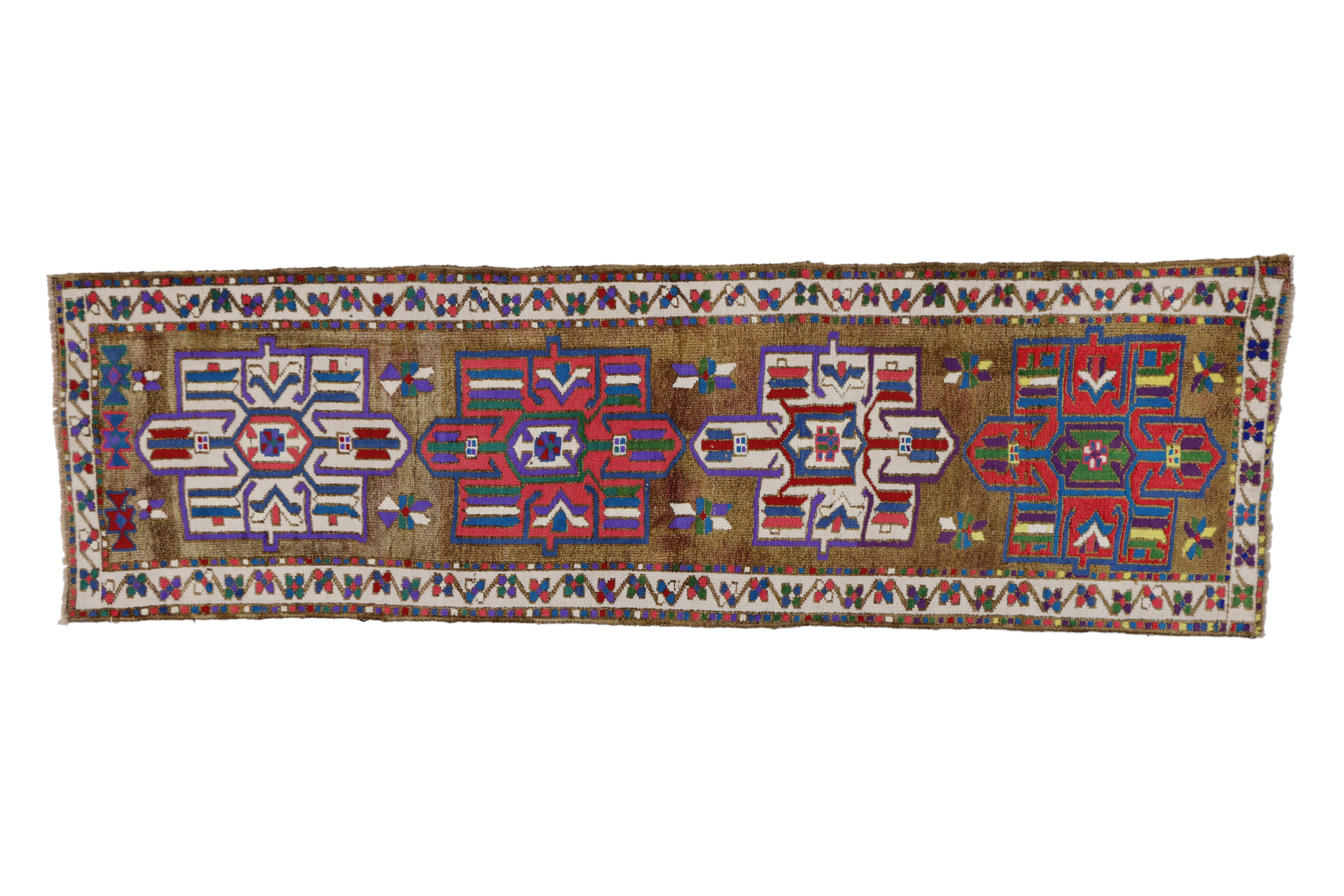 Noué à la main Tapis de couloir turc vintage Oushak avec motif pop color, couloir de couloir en vente