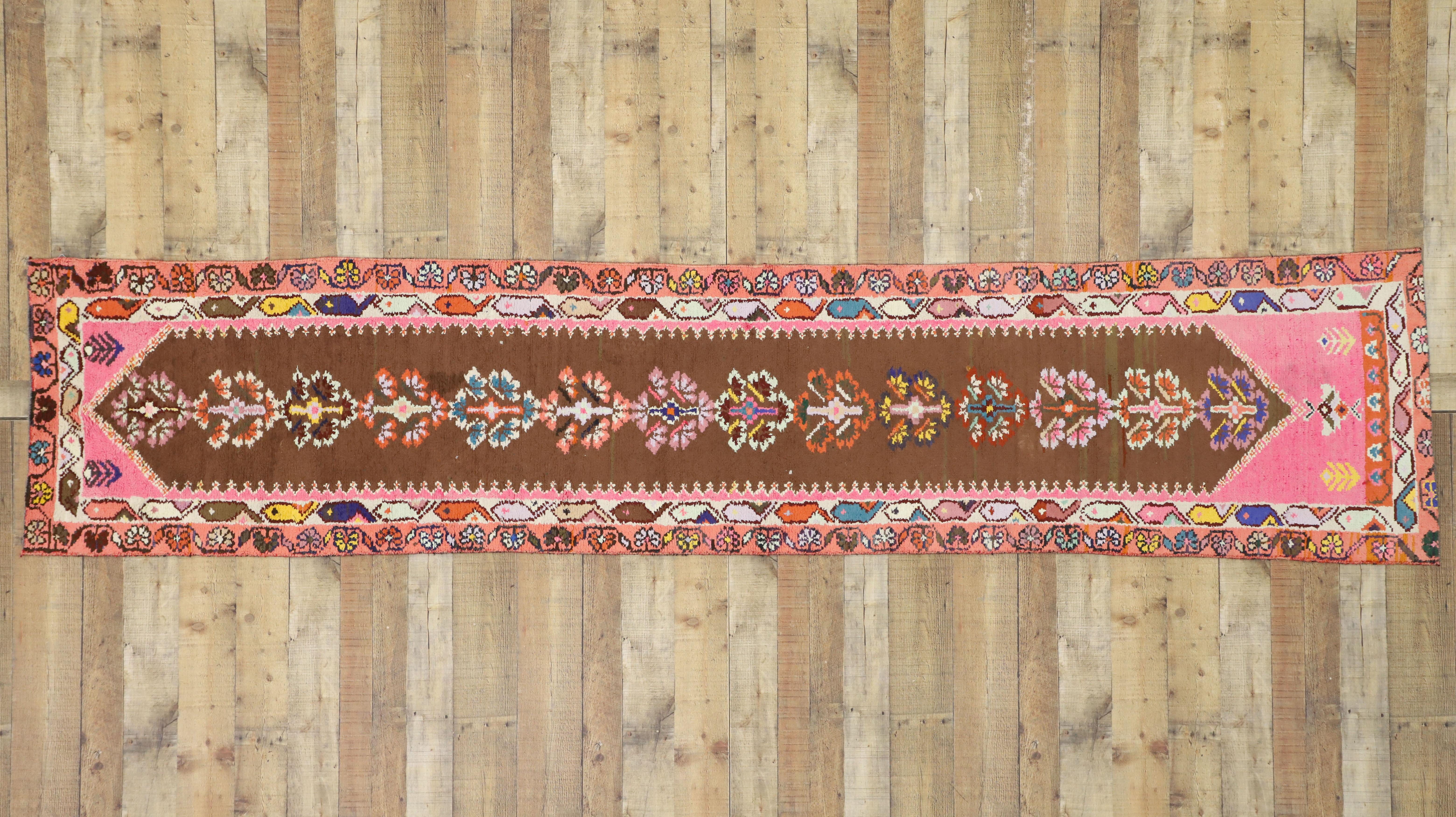 Vintage Turkish Oushak Runner with Eclectic Modern Mexican Frida Kahlo Style en vente 1