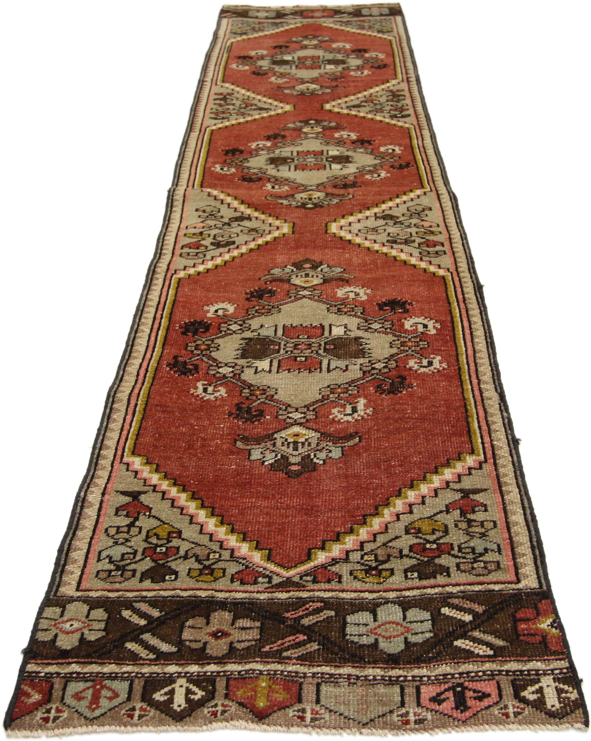 Vintage Turkish Oushak Runner with English Country Style, Hallway Runner In Good Condition For Sale In Dallas, TX