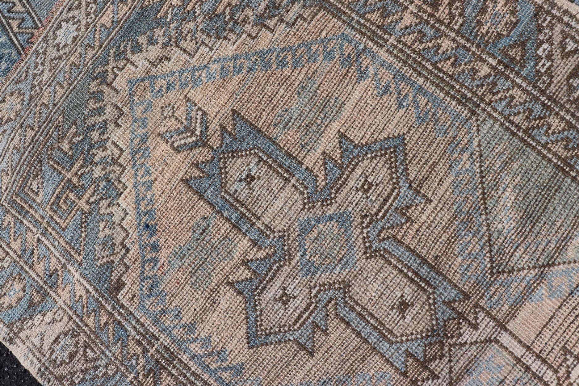 Vintage Türkisch Oushak Läufer mit geometrischen Medaillons 2'6