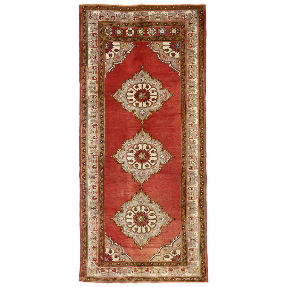 Vintage Persian Mahal Area Rug with Traditional Style For Sale at 1stDibs