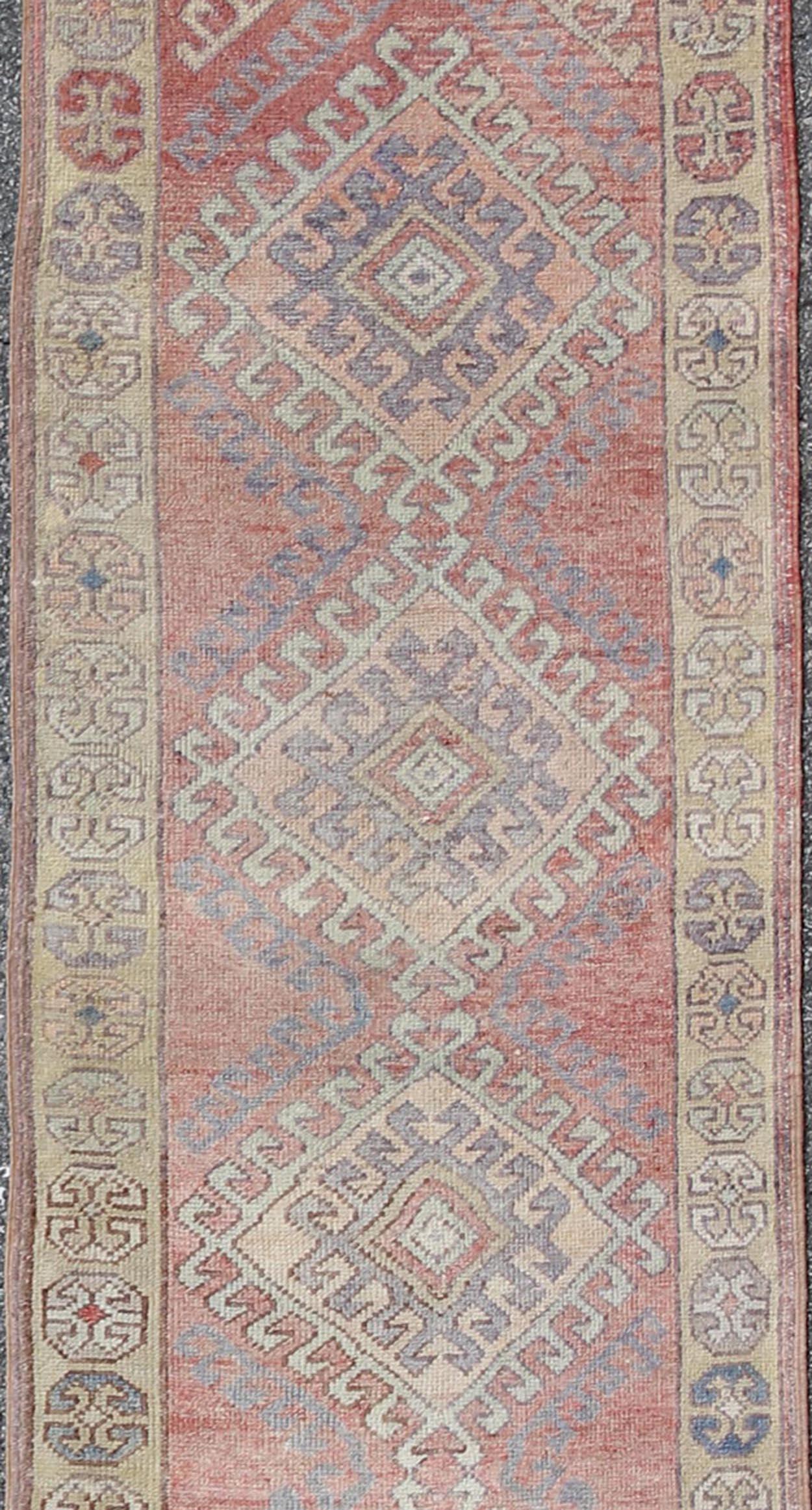 Vintage Turkish Oushak Runner with Latch Hook Medallions In Good Condition For Sale In Atlanta, GA