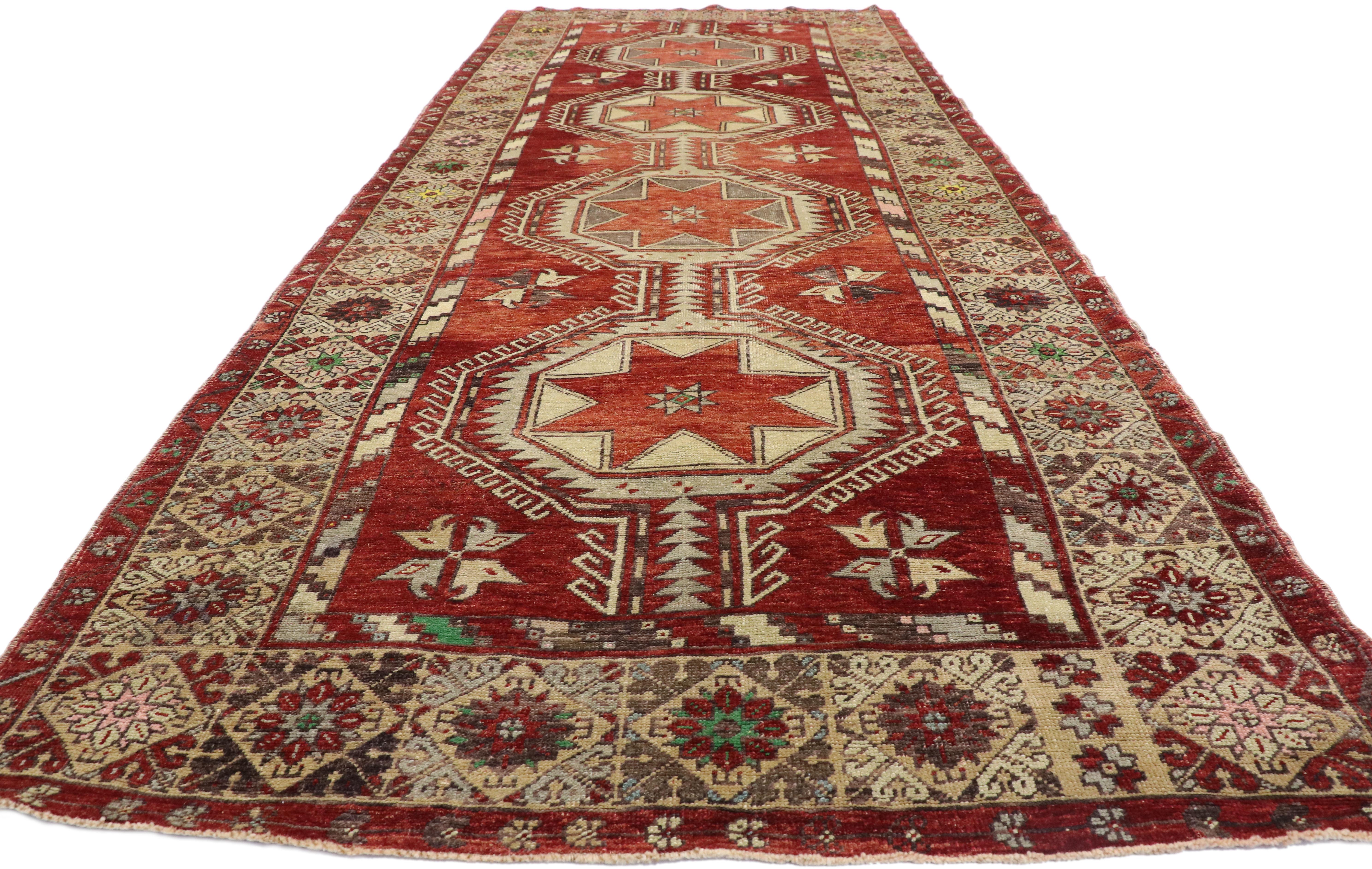 Vintage Turkish Oushak Gallery Rug with Mid-Century Modern Style, Hallway Runner In Good Condition For Sale In Dallas, TX