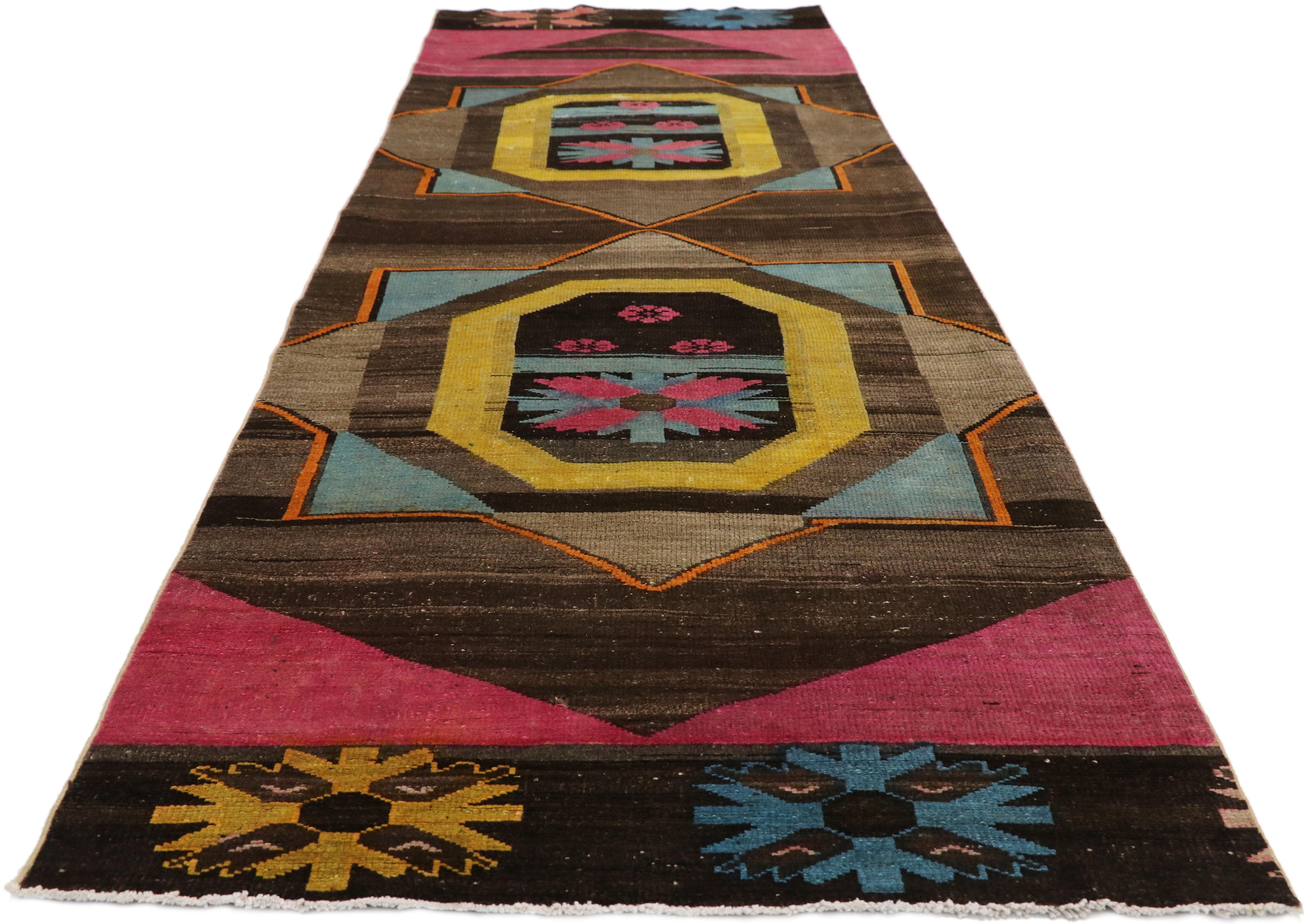 Vintage Turkish Oushak Runner with Modern Contemporary Style, Hallway Runner In Good Condition For Sale In Dallas, TX