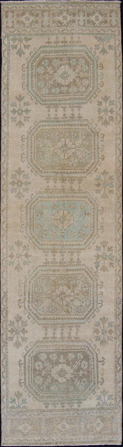 Chemin de table turc vintage en oushak avec aqua pâle, taupe délavé  3'2 x 11'9