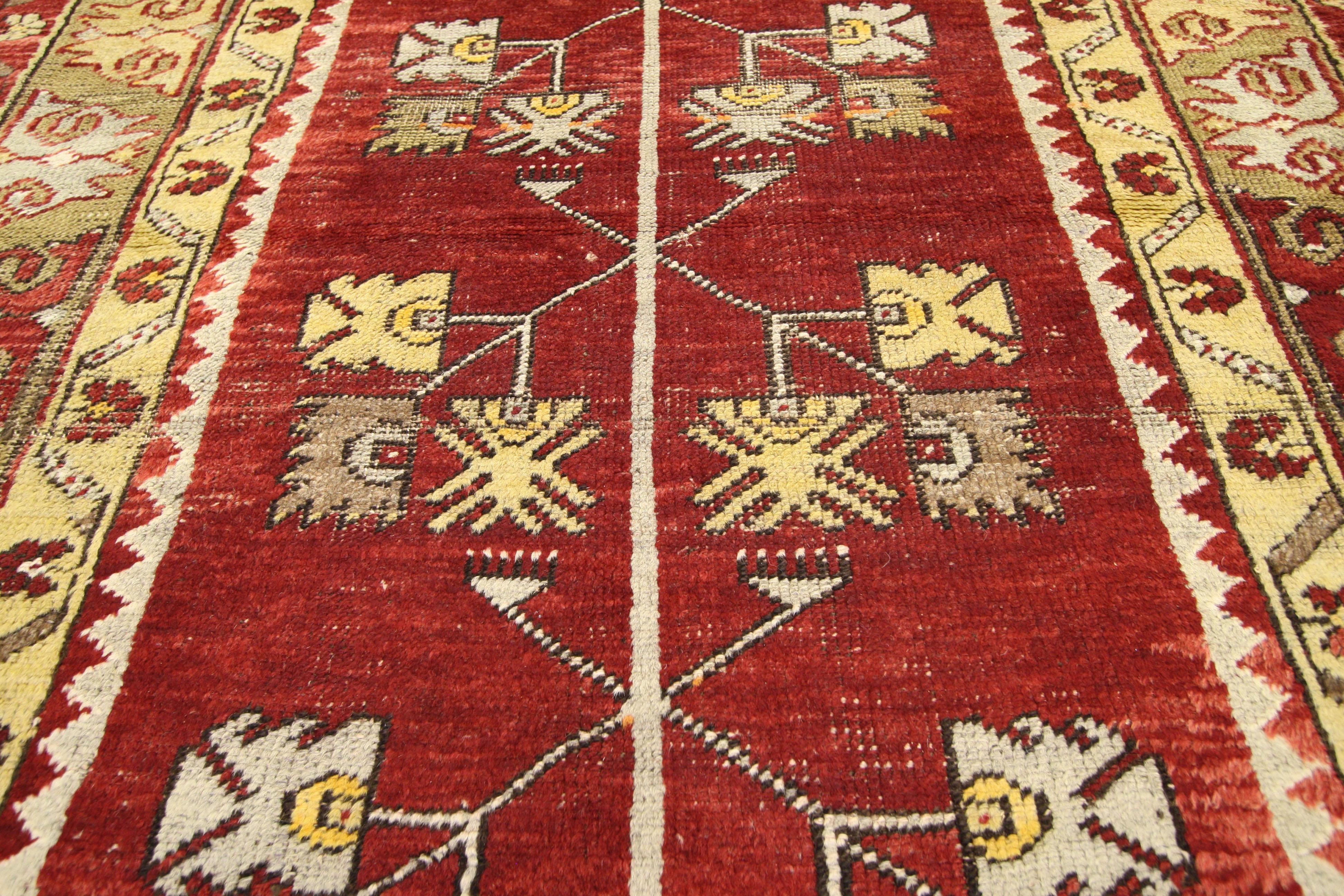 Vintage Turkish Oushak Runner with Traditional Modern Style, Hallway Runner In Good Condition For Sale In Dallas, TX