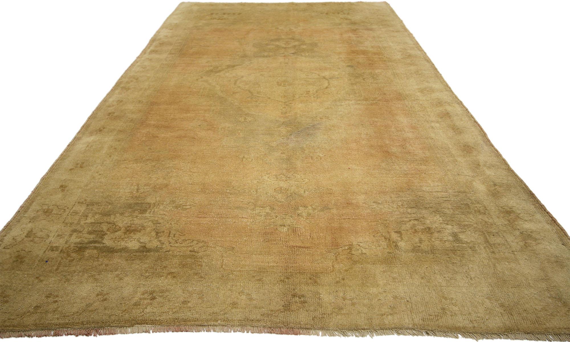 Vintage Turkish Oushak Runner with Traditional Modern Style, Hallway Runner In Good Condition For Sale In Dallas, TX
