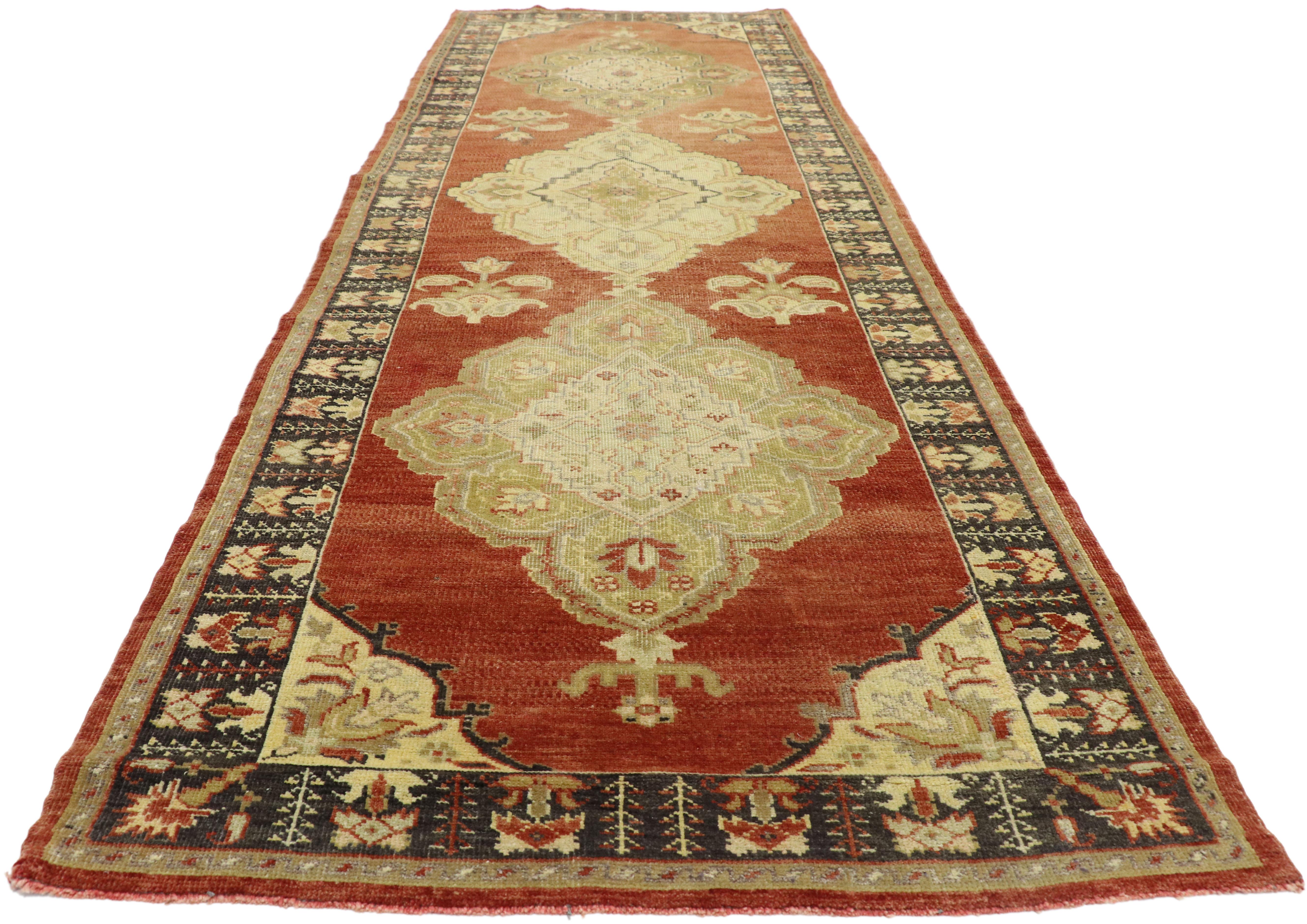 Vintage Turkish Oushak Runner with Traditional Rustic Style, Hallway Runner In Good Condition For Sale In Dallas, TX