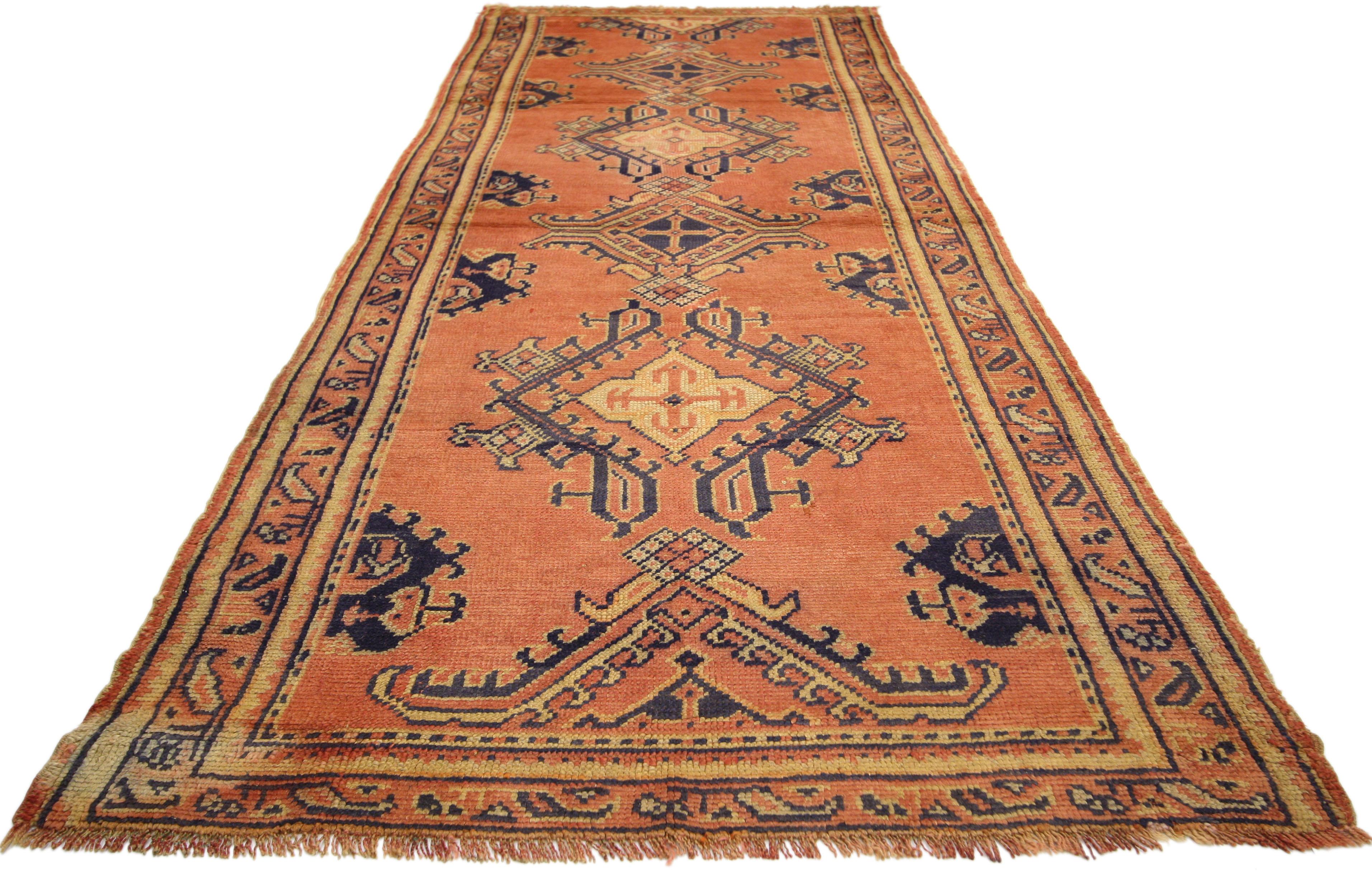 Vintage Turkish Oushak Runner with Eclectic Northwestern Style, Hallway Runner In Good Condition For Sale In Dallas, TX