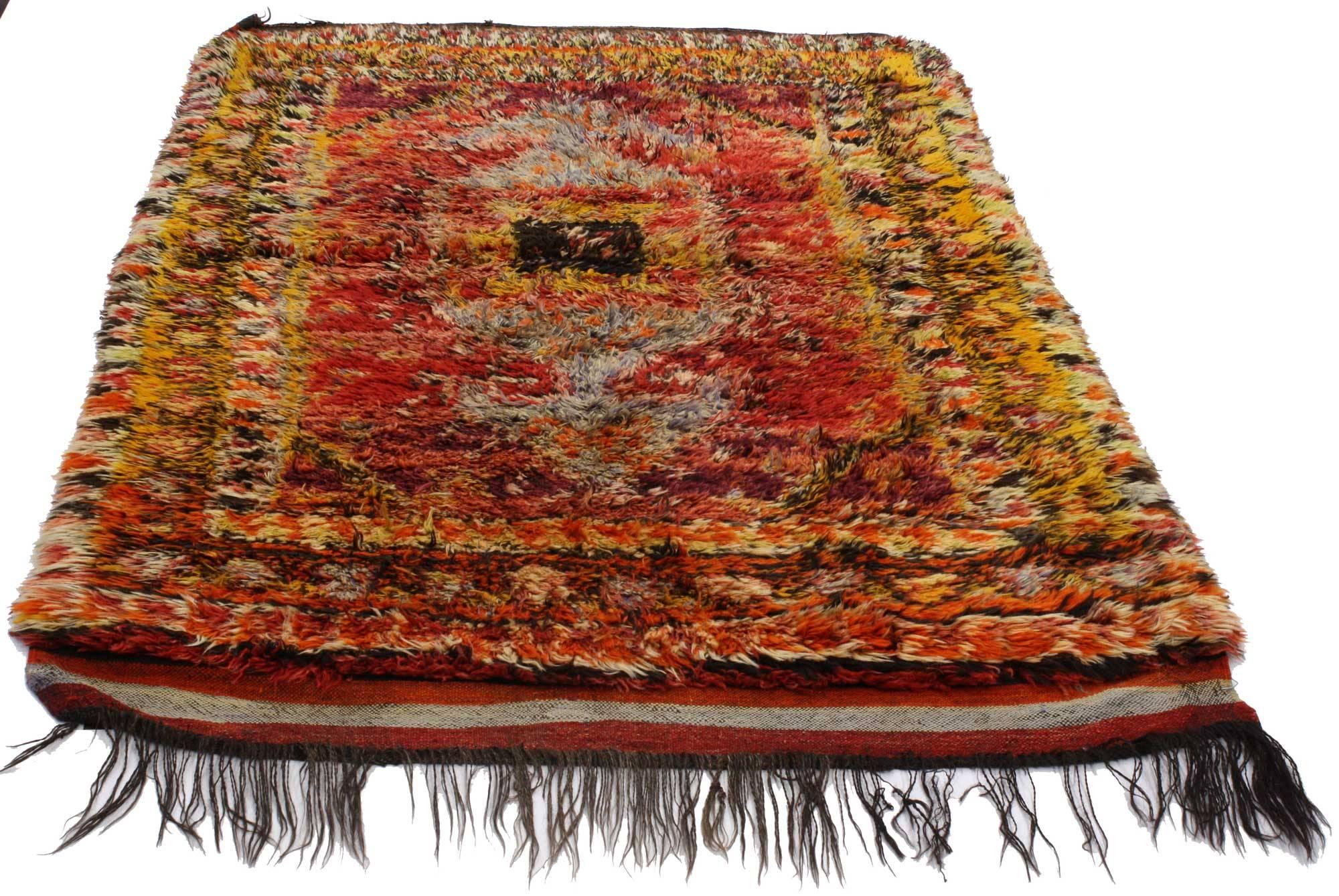 Mid-Century Modern Vintage Turkish Oushak Shaggy Rug with Nomadic Tribal Style For Sale