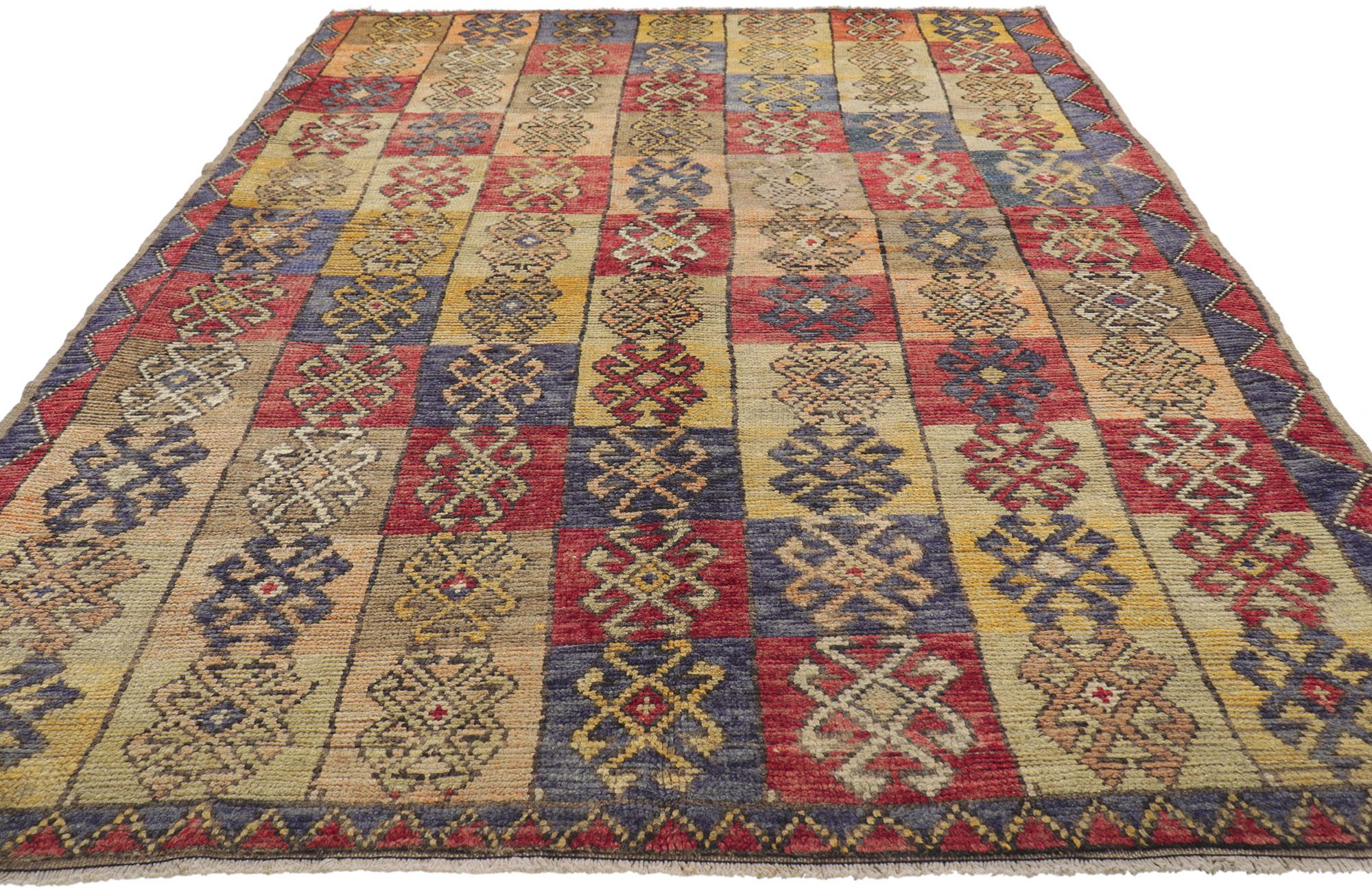 Vintage Turkish Oushak Tribal Rug In Good Condition For Sale In Dallas, TX