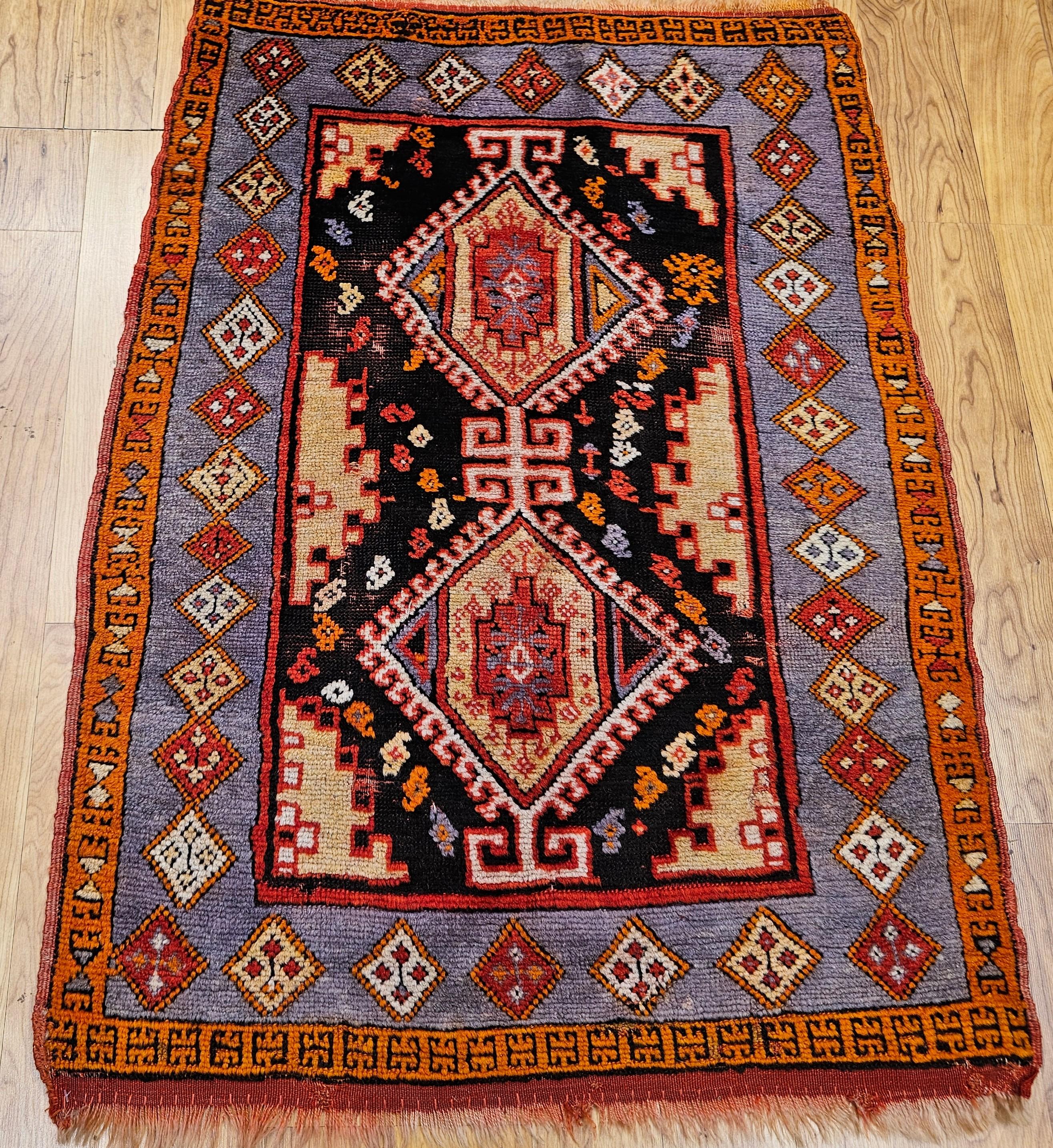 Türkischer Oushak- Village-Teppich in blassgelben und blauen Farben im Angebot 3