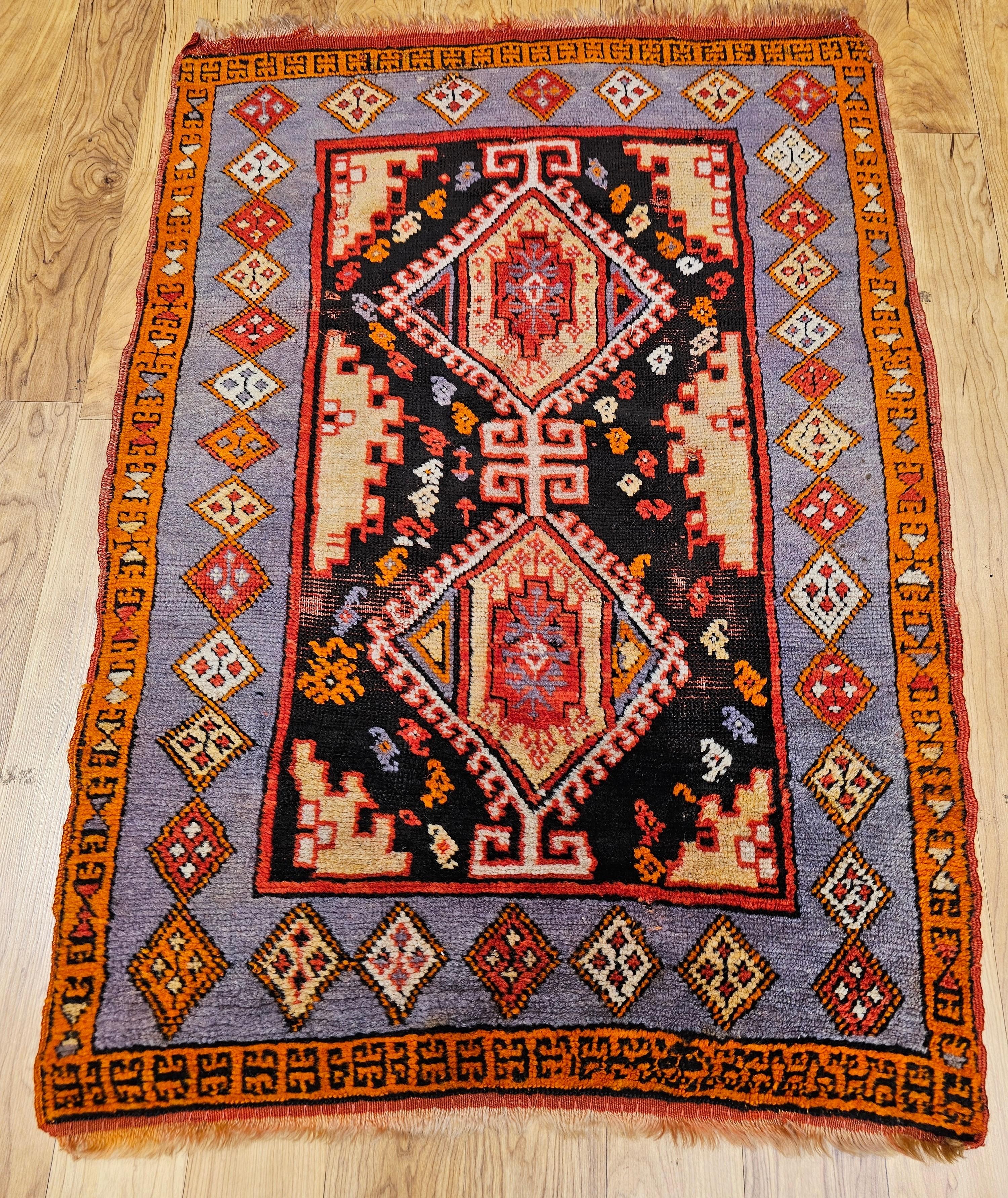 Türkischer Oushak- Village-Teppich in blassgelben und blauen Farben im Angebot 7