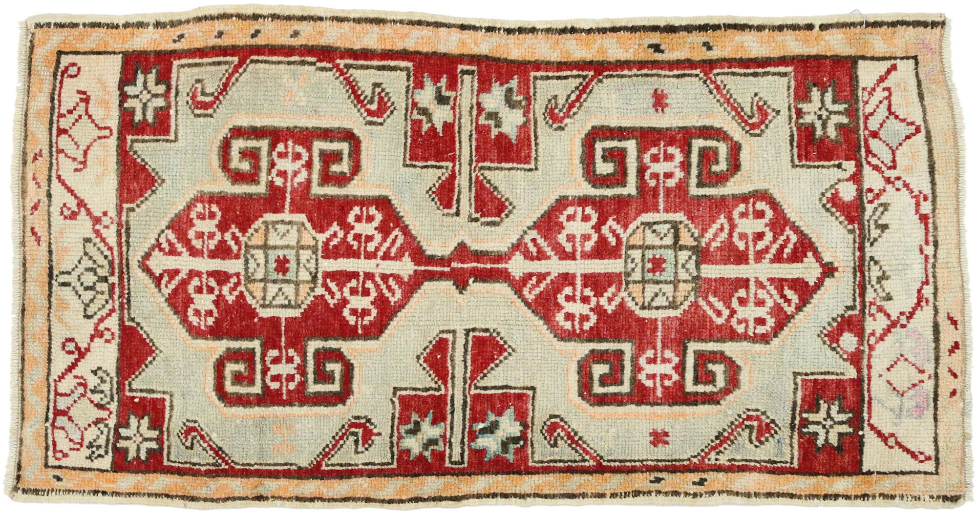 Vintage Turkish Oushak Yastik Scatter Rug, Small Accent Rug 1