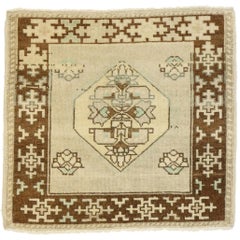 Vintage Turkish Oushak Yastik Scatter Rug with Swedish Farmhouse Style