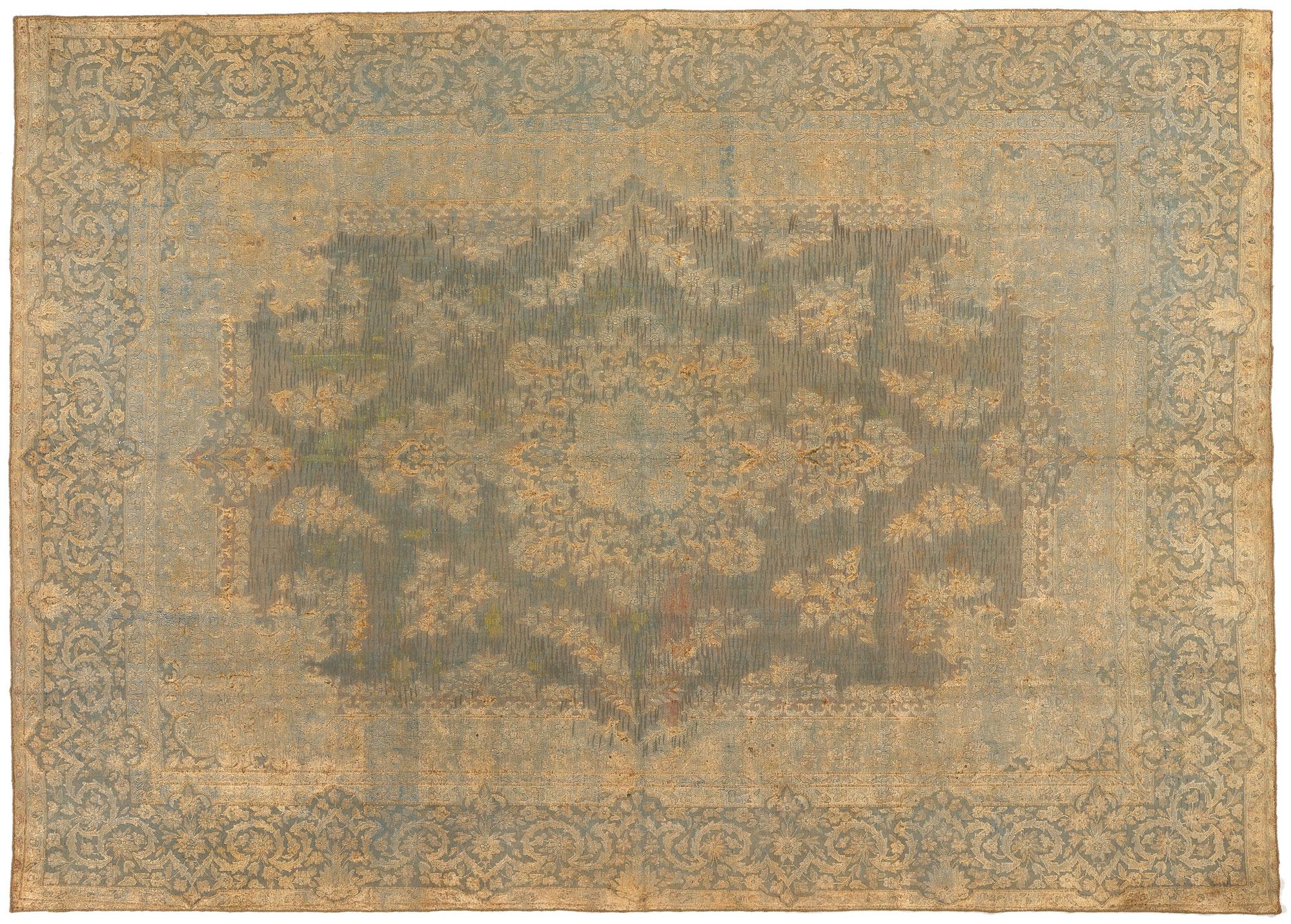 Tapis turc surteint, néo-colonial rencontre Bridgerton Regencycore en vente 2