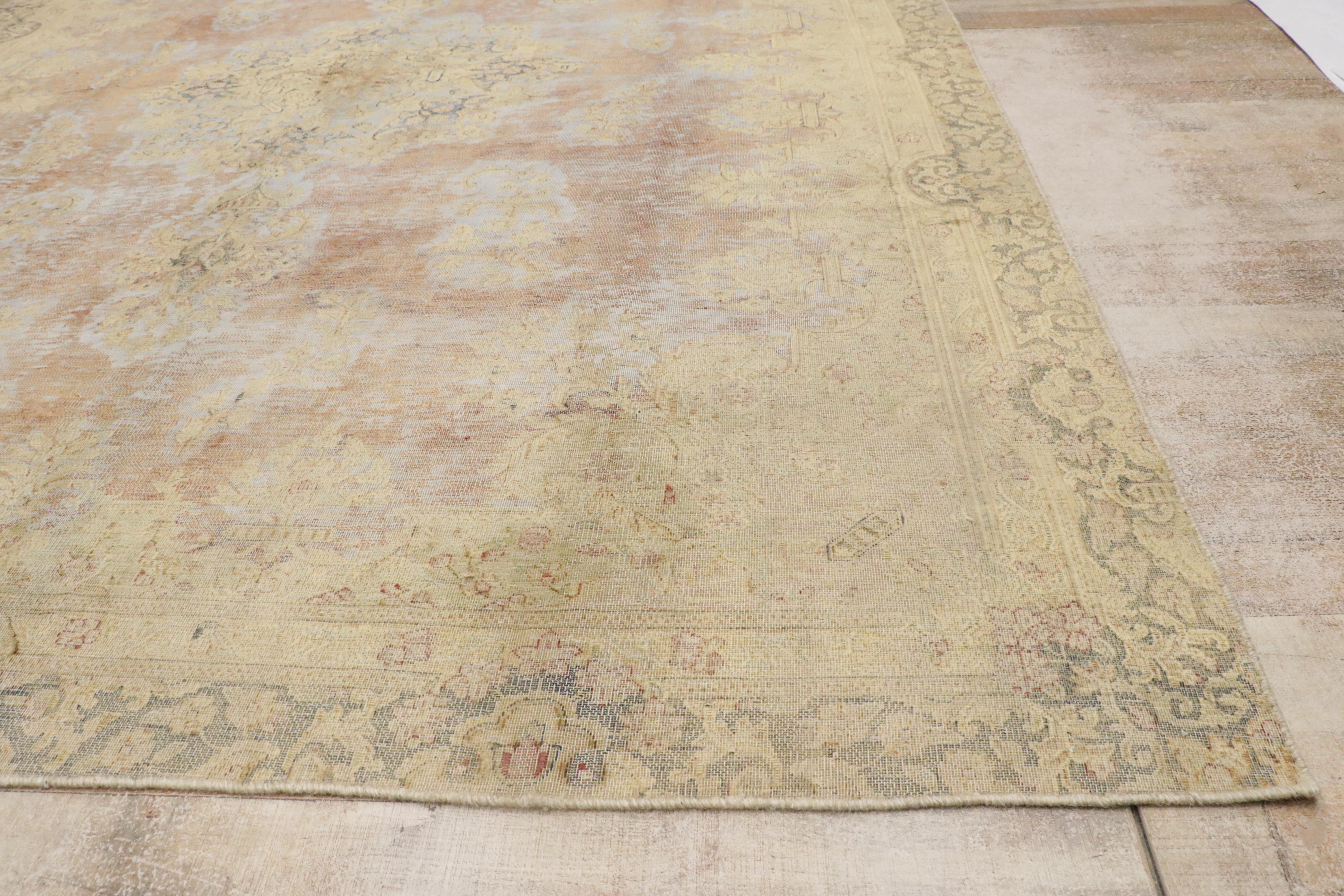 Tappeto turco sovratinto d'epoca, la provincia francese incontra la reggenza di Bridgerton in vendita 7