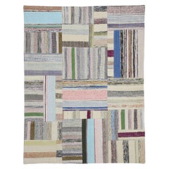 Türkischer Pala Patchwork-Kelim-Teppich im Boho-Chic-Stil mit Mohnblumenmuster