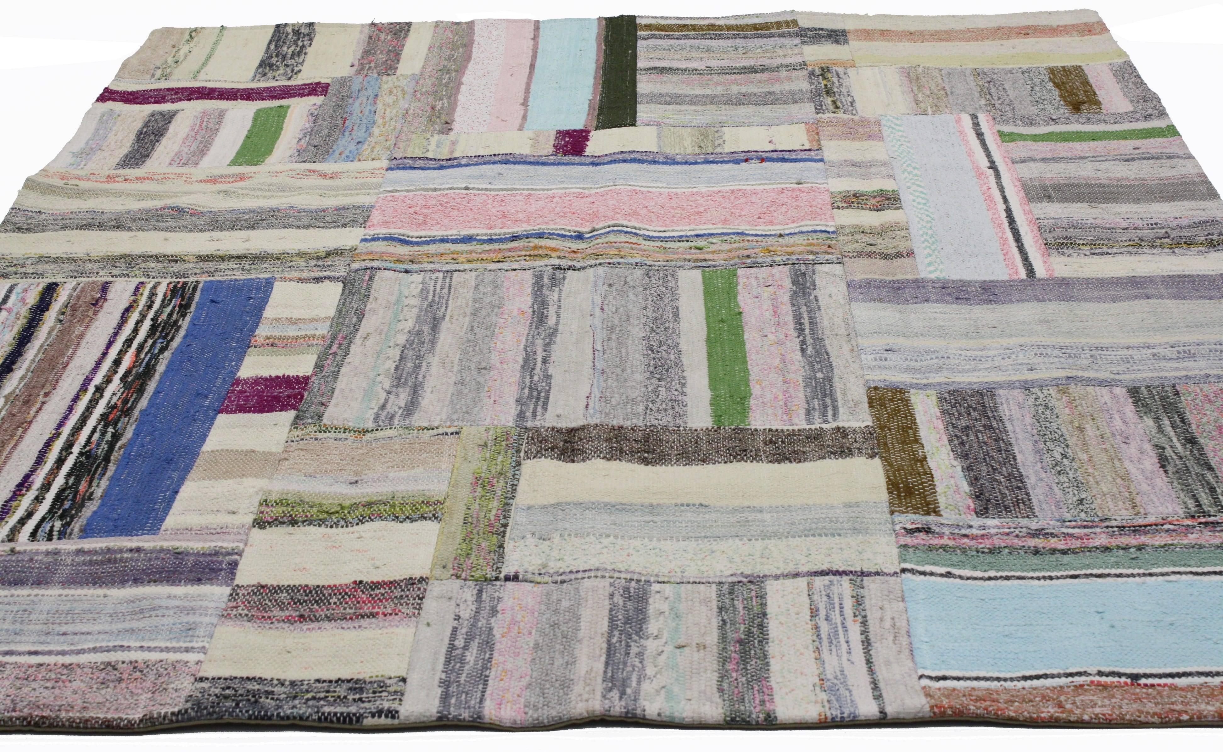 Türkischer Pala Patchwork-Kelim-Teppich im Boho-Chic-Stil mit Mohnblumenmuster (20. Jahrhundert) im Angebot
