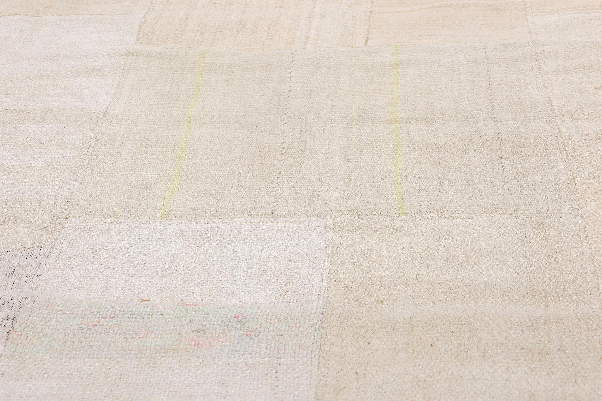Vintage Turkish Patchwork Kilim Rug with Modern Style In Good Condition For Sale In Dallas, TX