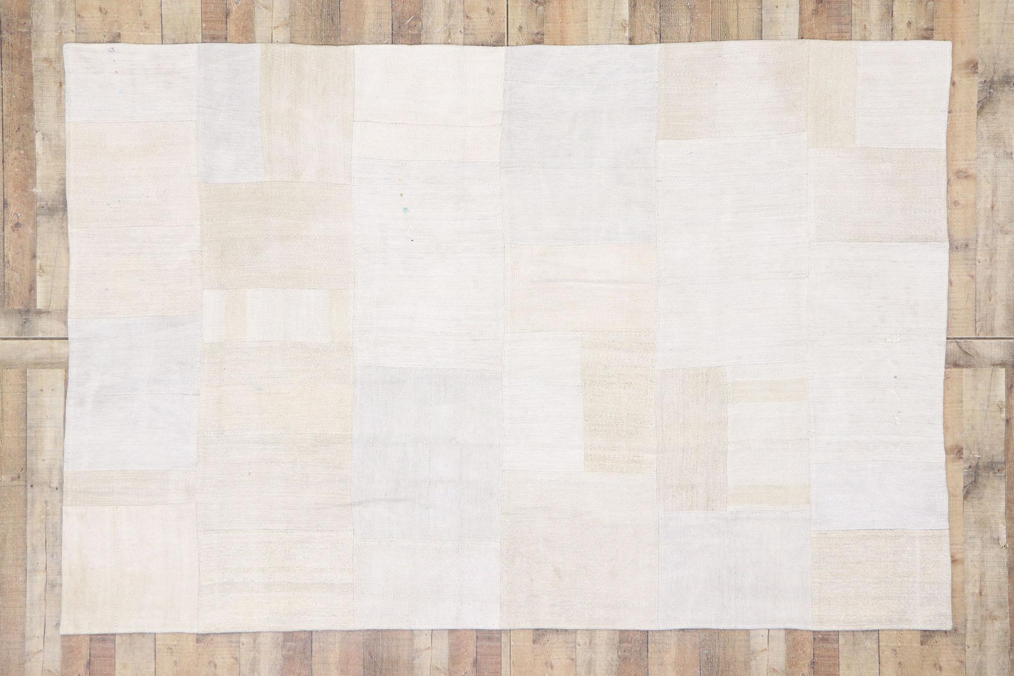 Türkischer Patchwork-Kelim-Teppich im skandinavisch-modernen Stil im Angebot 2