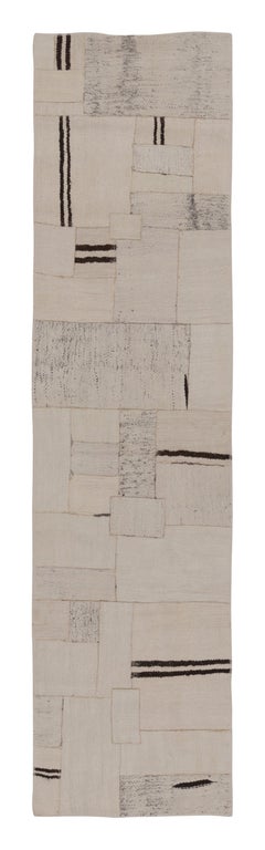 Tapis de course vintage turc en patchwork au design beige et neutre - Rug & Kilim