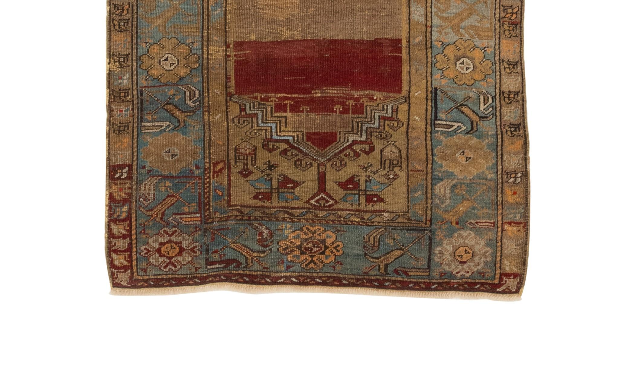 Vintage Turkish Prayer Rug In Good Condition For Sale In Los Angeles, CA