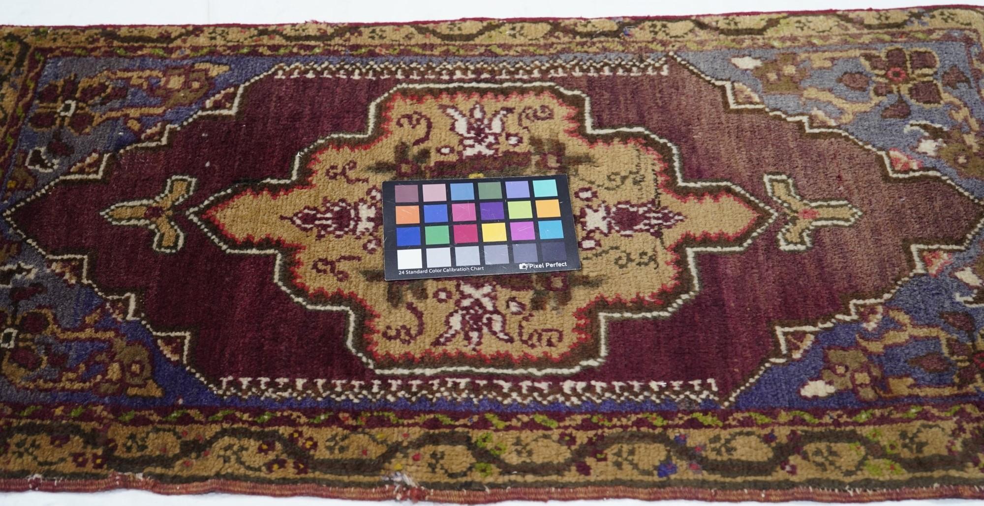Türkischer Teppich im Vintage-Stil 1'8'' x 3'9'' im Angebot 5