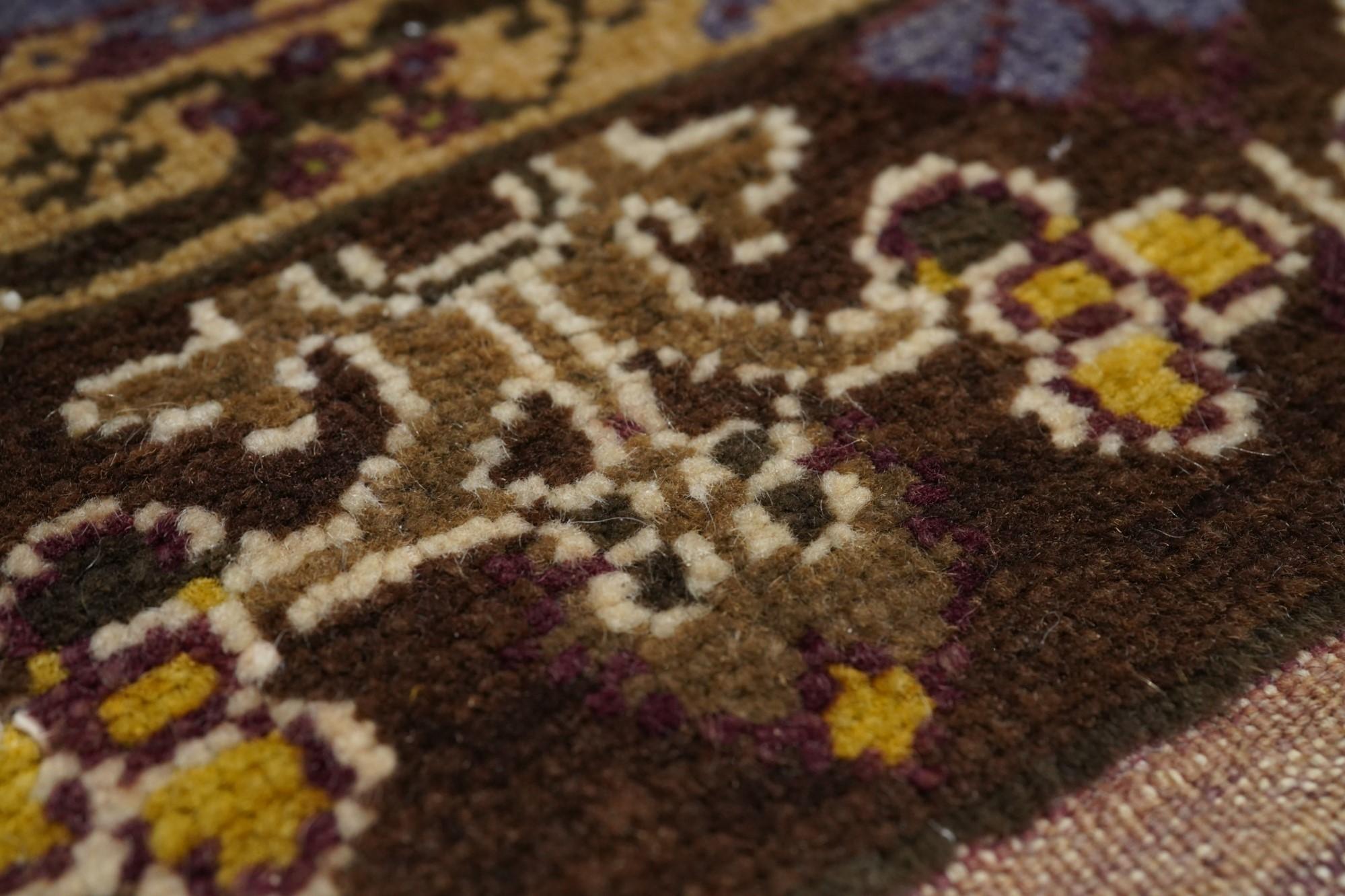 Türkischer Teppich im Vintage-Stil 1'8'' x 3'9'' im Angebot 1