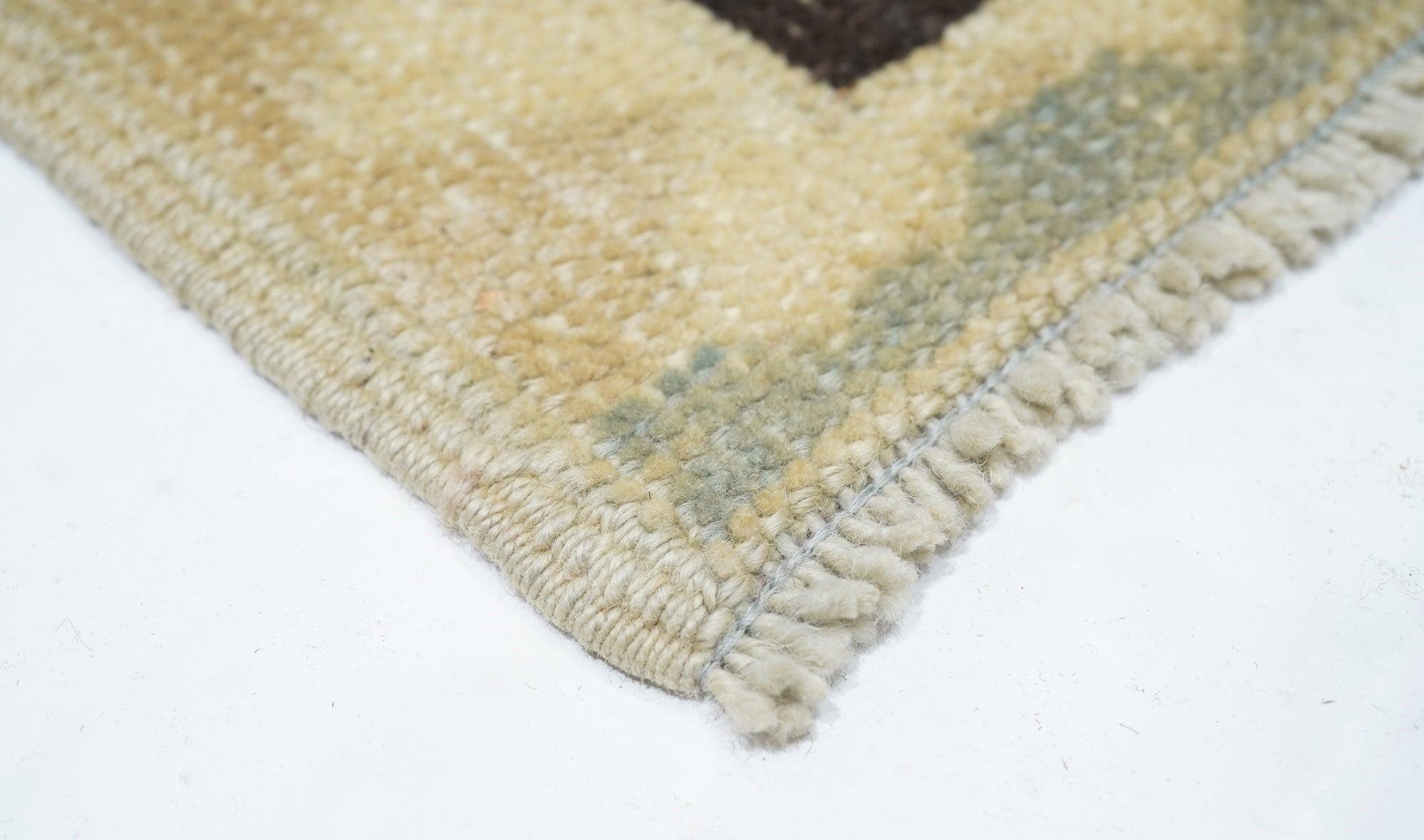 Vintage Turkish Rug 2'10'' x 4'10'' In Good Condition For Sale In New York, NY
