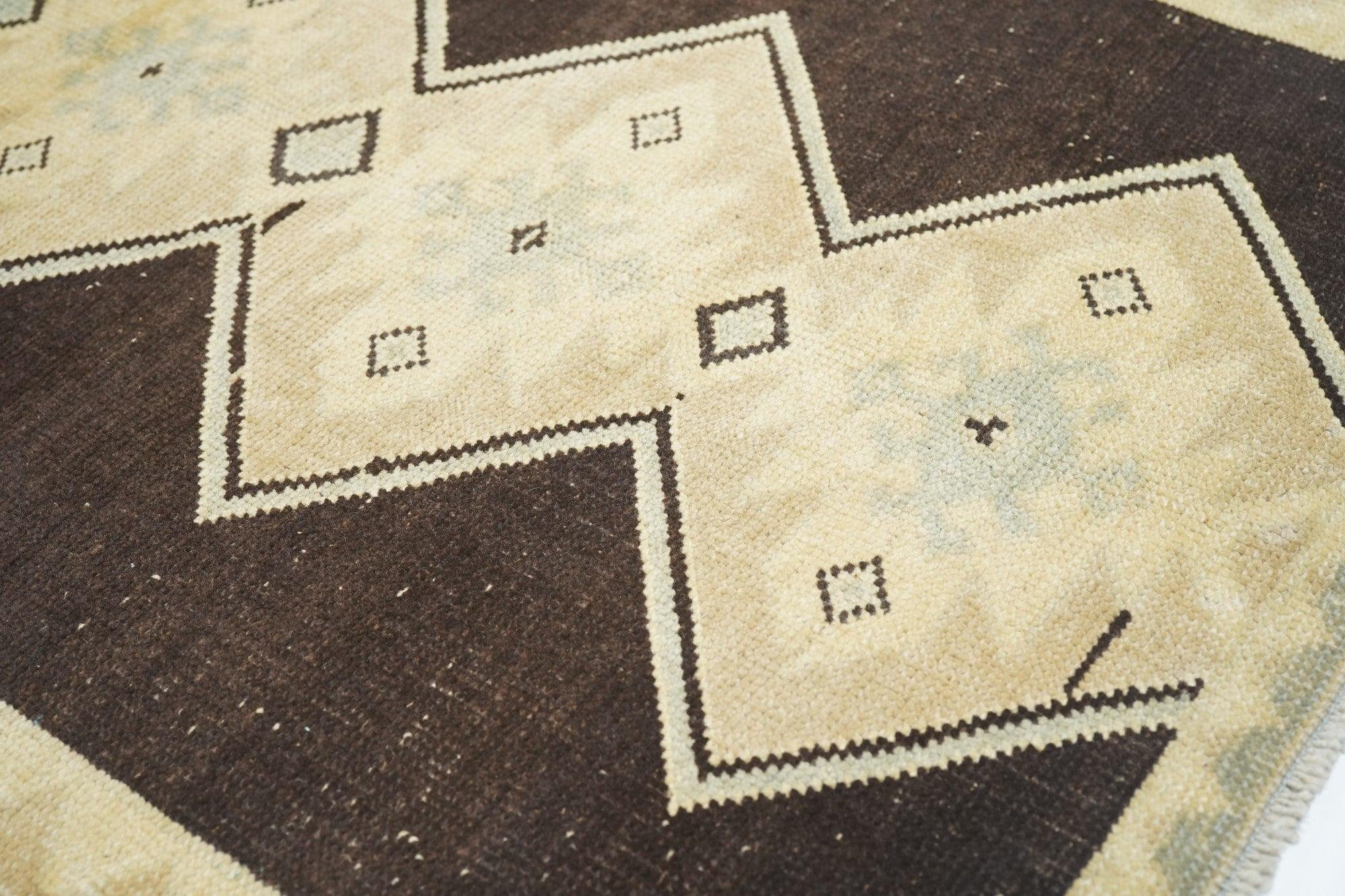 20th Century Vintage Turkish Rug 2'10'' x 4'10'' For Sale