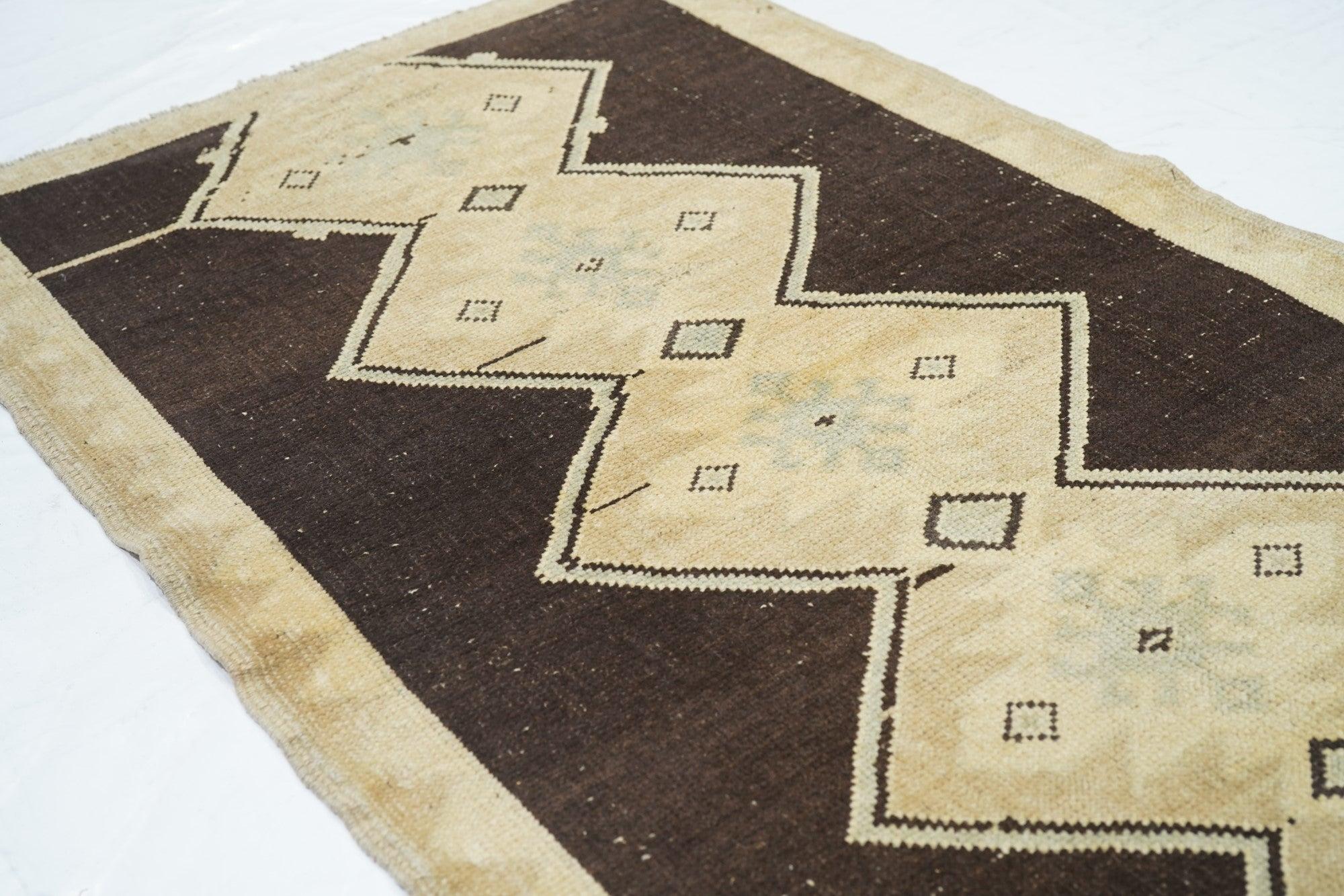 Wool Vintage Turkish Rug 2'10'' x 4'10'' For Sale