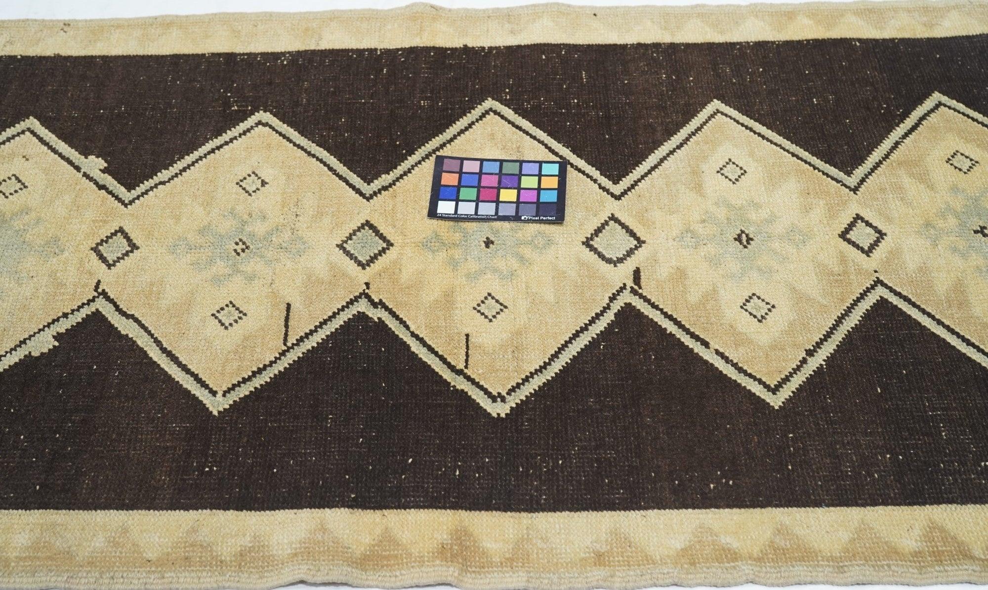 Vintage Turkish Rug 2'10'' x 4'10'' For Sale 2