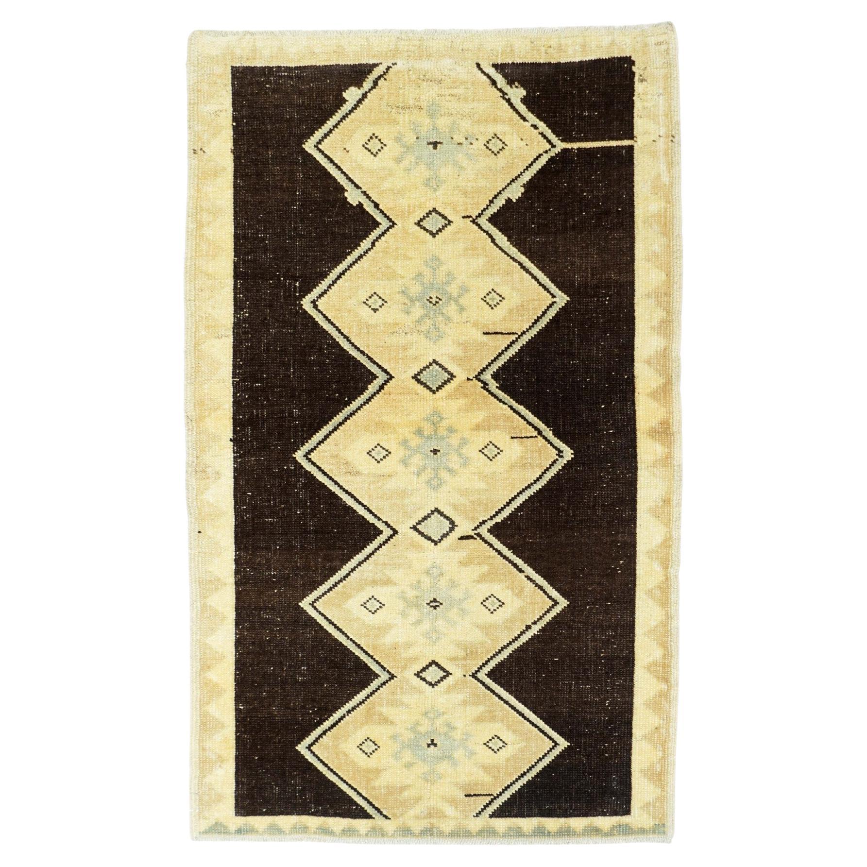 Vintage Turkish Rug 2'10'' x 4'10''