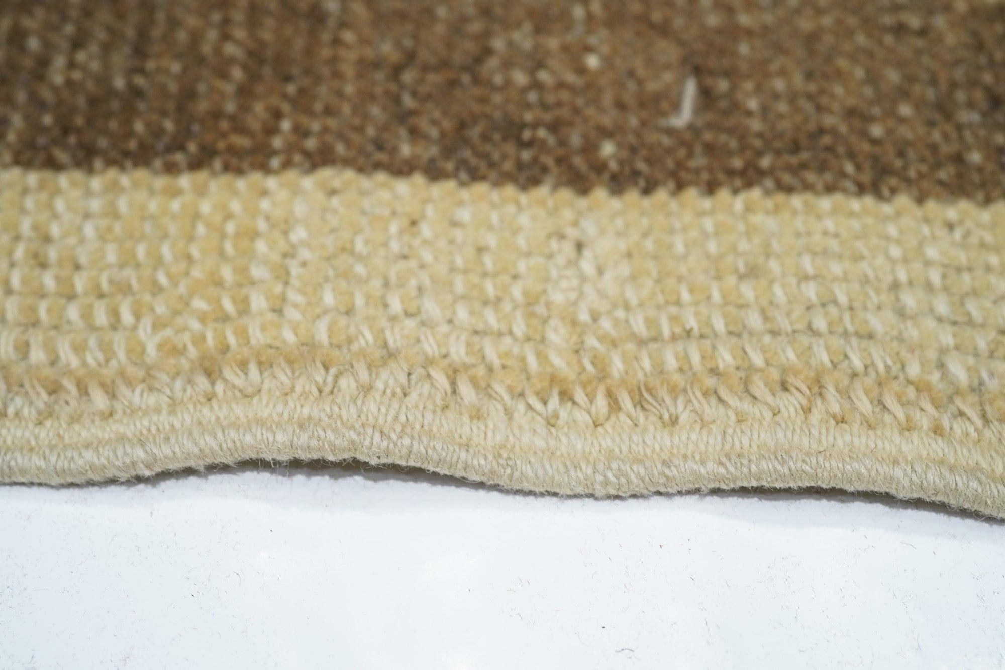 Türkischer Vintage-Teppich 2'10'' x 4'4'' (20. Jahrhundert) im Angebot