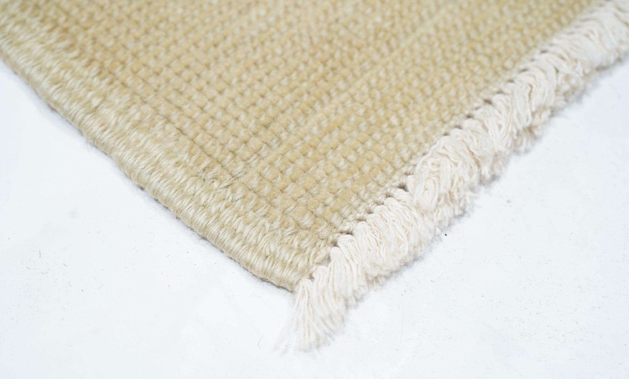 Türkischer Vintage-Teppich 2'6'' x 4'6'' im Zustand „Gut“ im Angebot in New York, NY