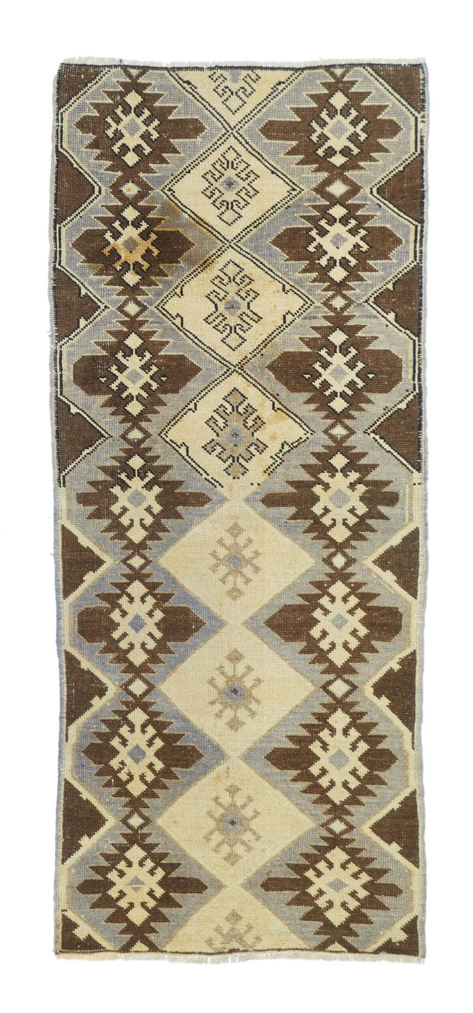 20th Century Vintage Turkish Rug 2'6'' x 6'4'' For Sale