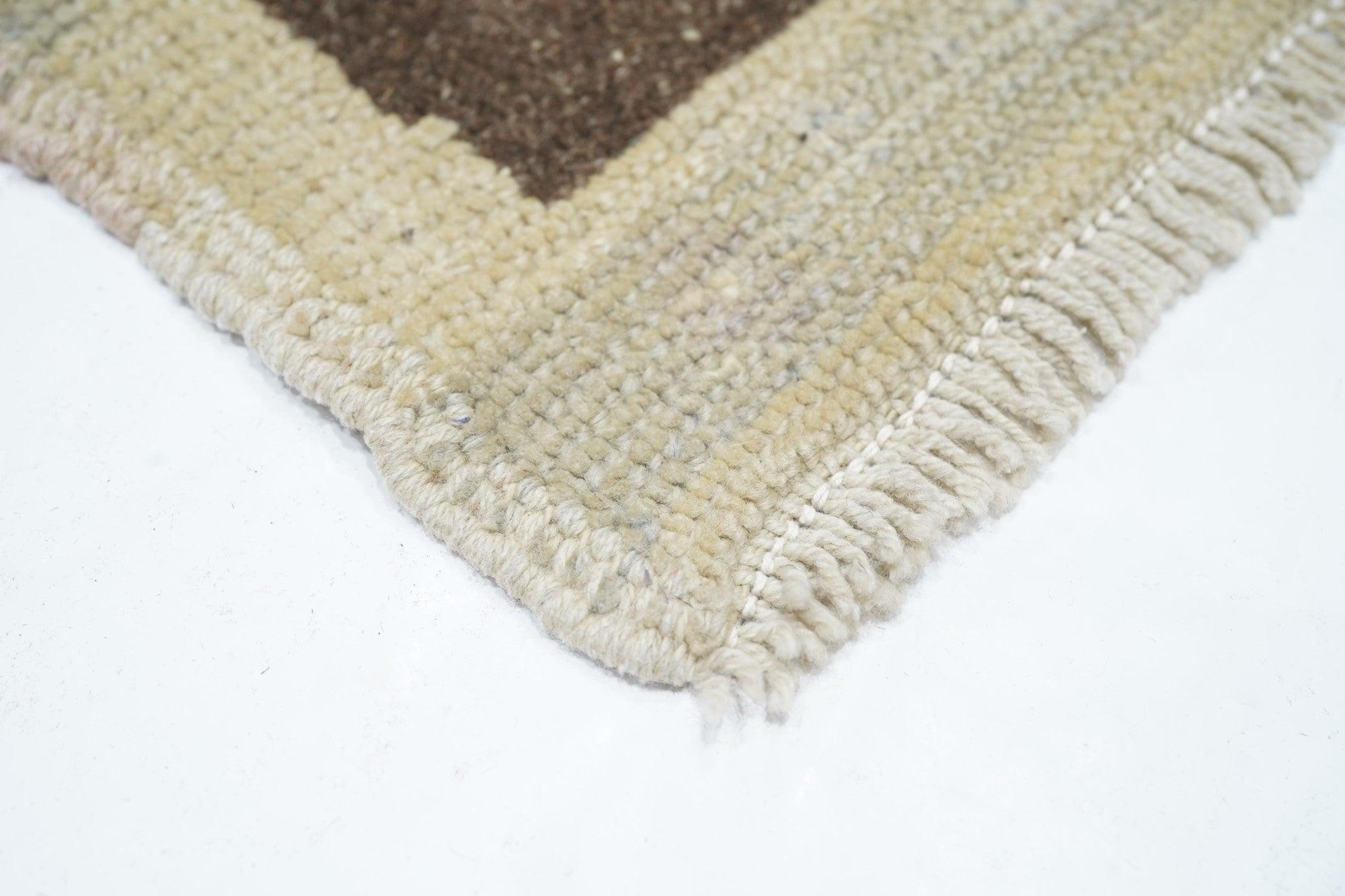 Türkischer Vintage-Teppich 2'7'' x 6'6'' (20. Jahrhundert) im Angebot