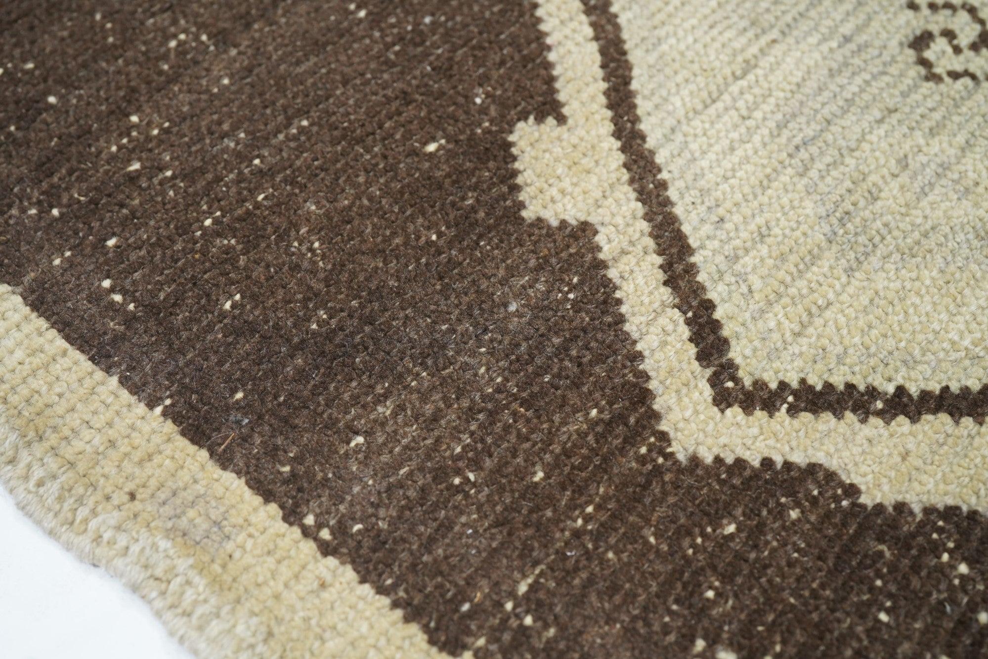 Türkischer Vintage-Teppich 2'7'' x 6'6'' (Wolle) im Angebot