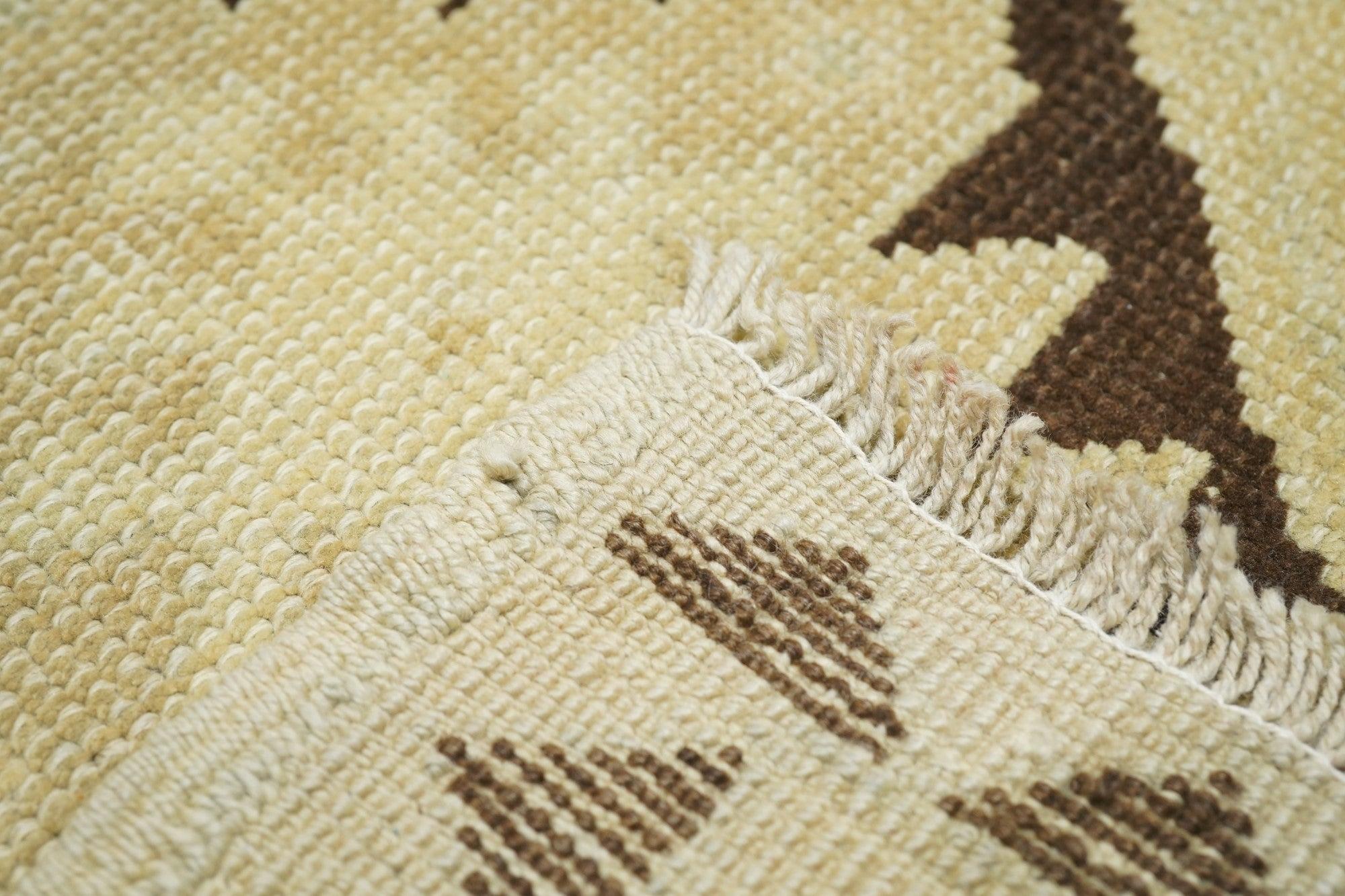 Tapis turc vintage 2'9'' x 5'10'' en vente 4