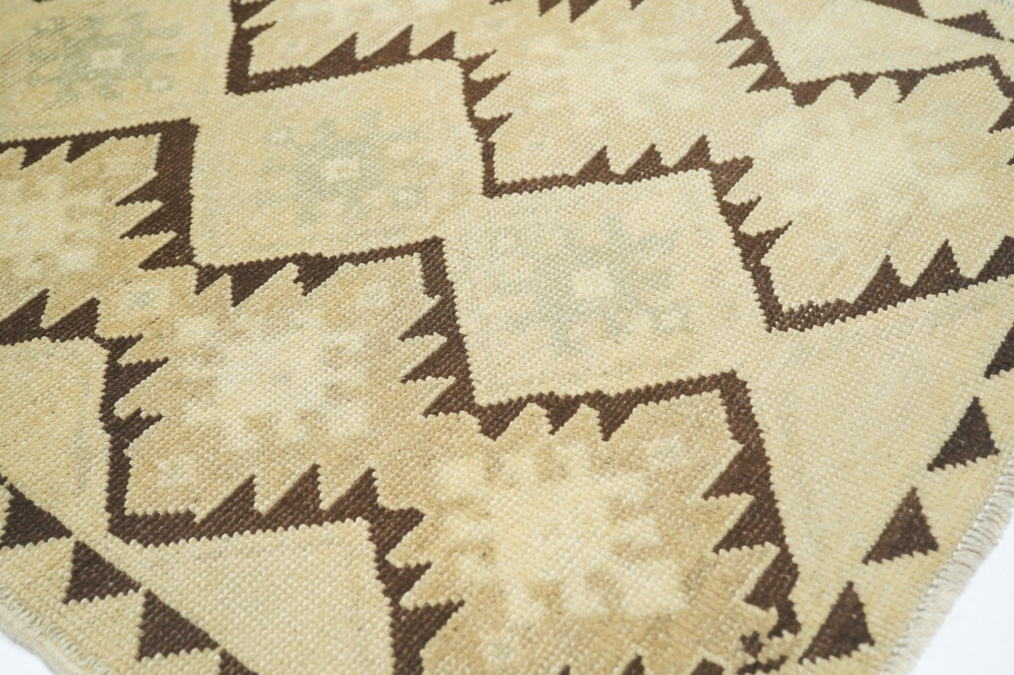 Laine Tapis turc vintage 2'9'' x 5'10'' en vente