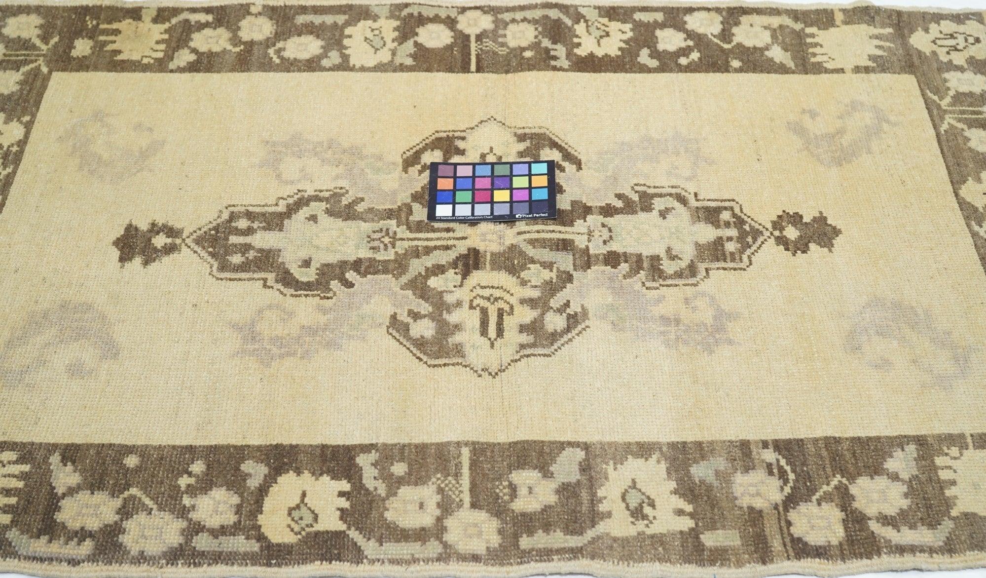 Türkischer Vintage-Teppich 3'0