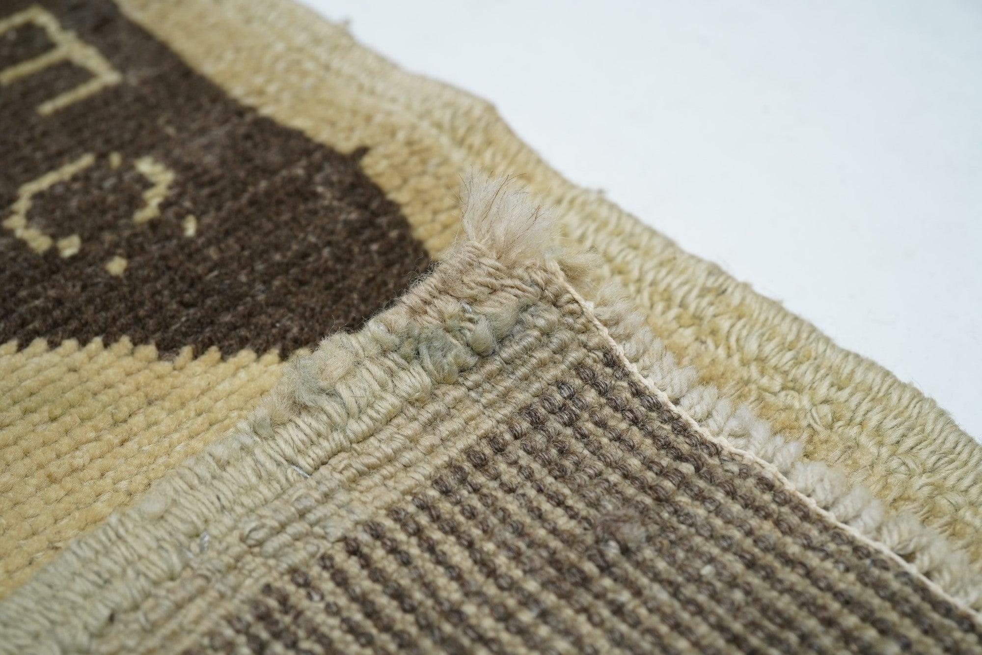 Tapis turc vintage 3'1'' x 6'4'' en vente 5