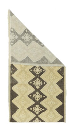 Türkischer Vintage-Teppich 3'1'' x 6'4''