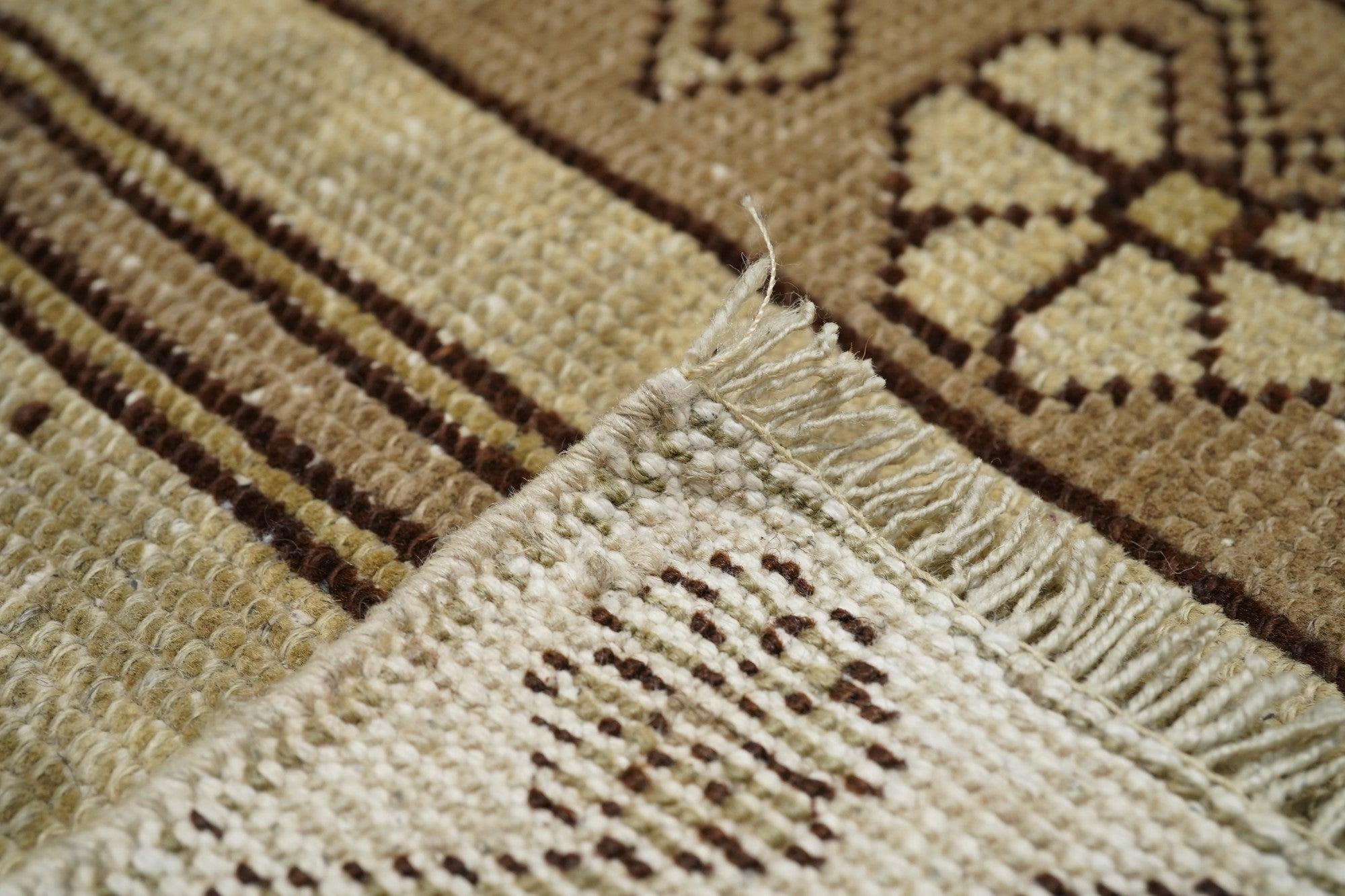 Vintage Turkish Rug 3'2'' x 6'2'' For Sale 5