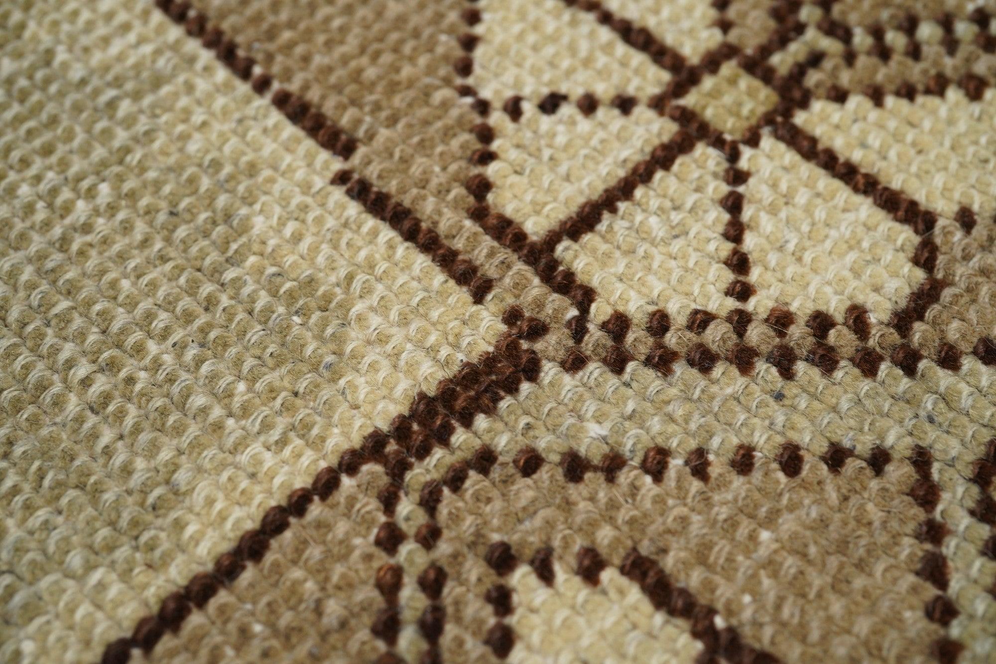 Vintage Turkish Rug 3'2'' x 6'2'' For Sale 1