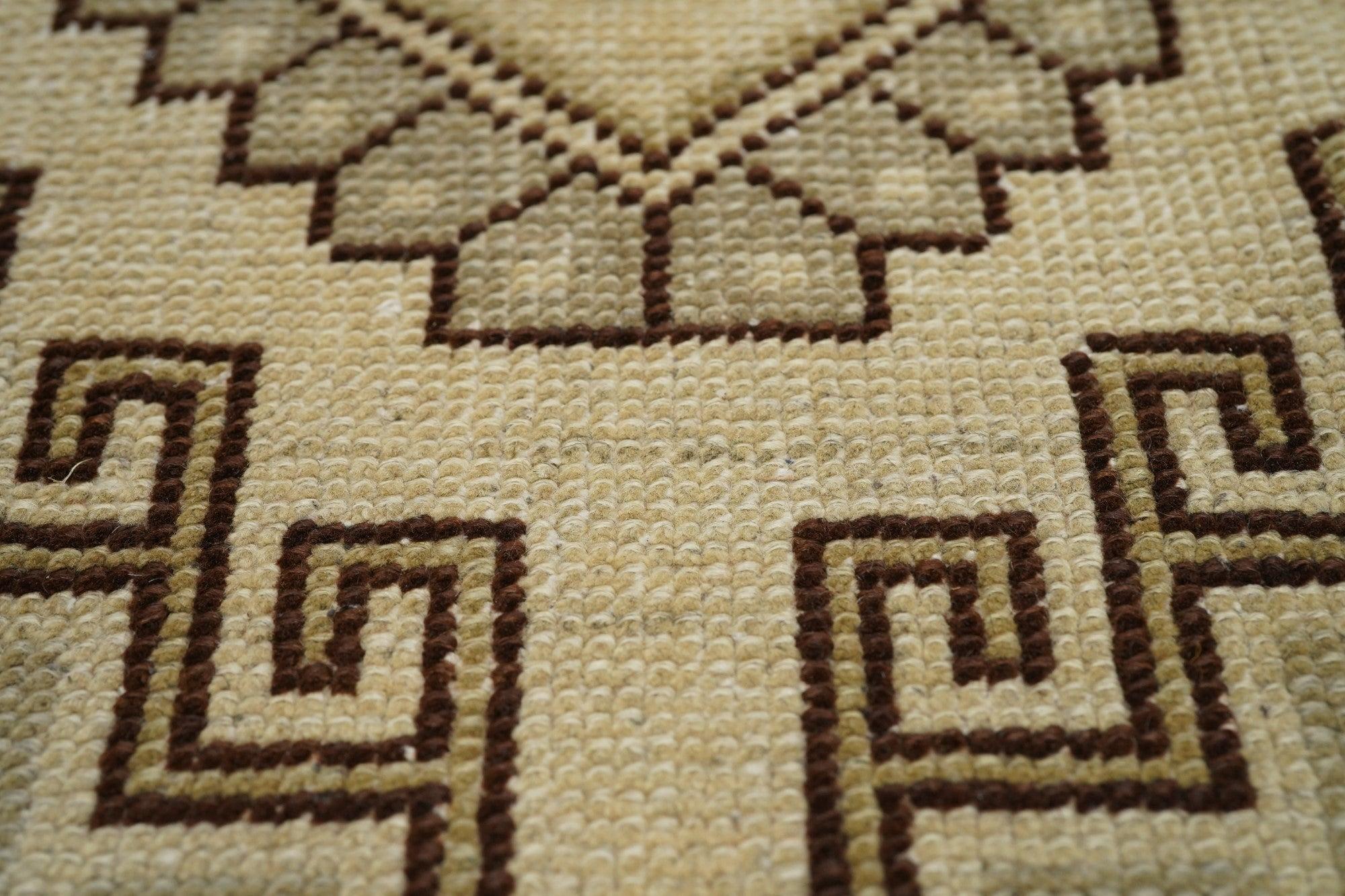 Vintage Turkish Rug 3'2'' x 6'2'' For Sale 2