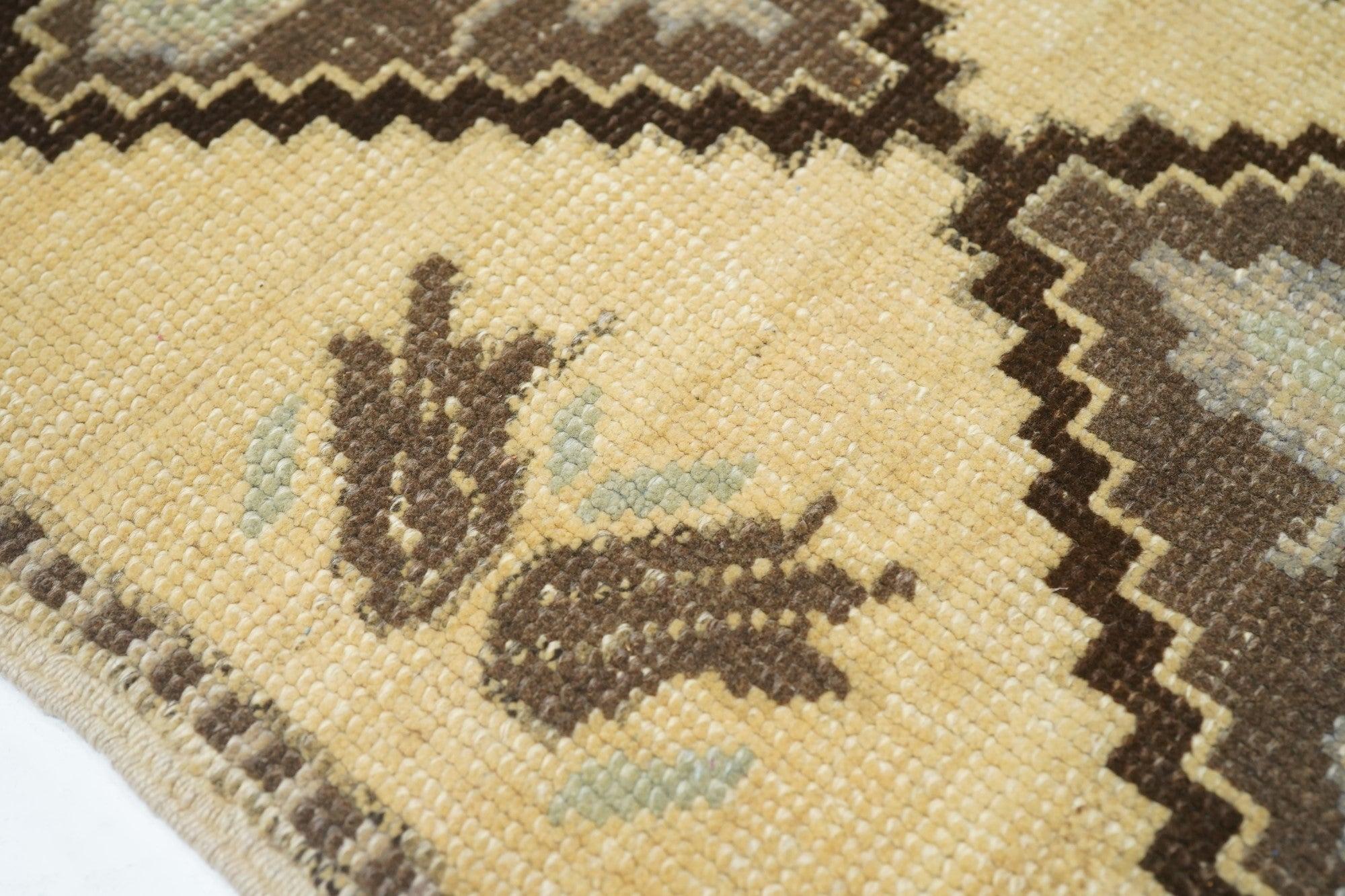 20th Century Vintage Turkish Rug 3'2'' x 6'7'' For Sale